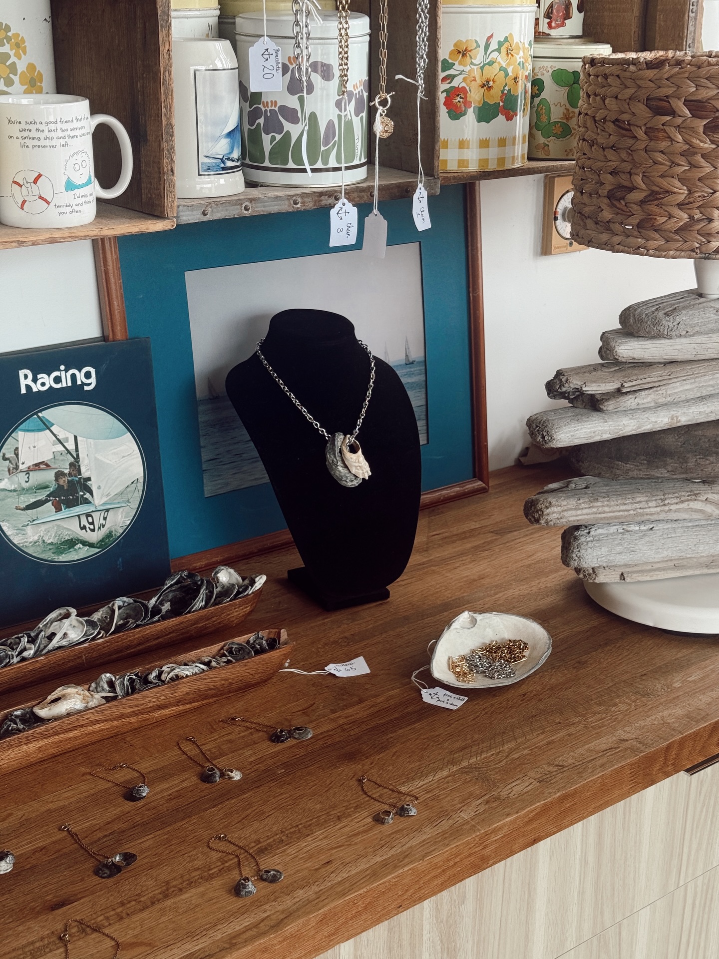 TODAY! Custom Oyster Jewelry pop up with @coastalcurate
Bianca is joining us with a custom jewelry bar at Sea City Vintage this weekend. 🐚
Stop by all day today to create your own piece of wearable art 💫
