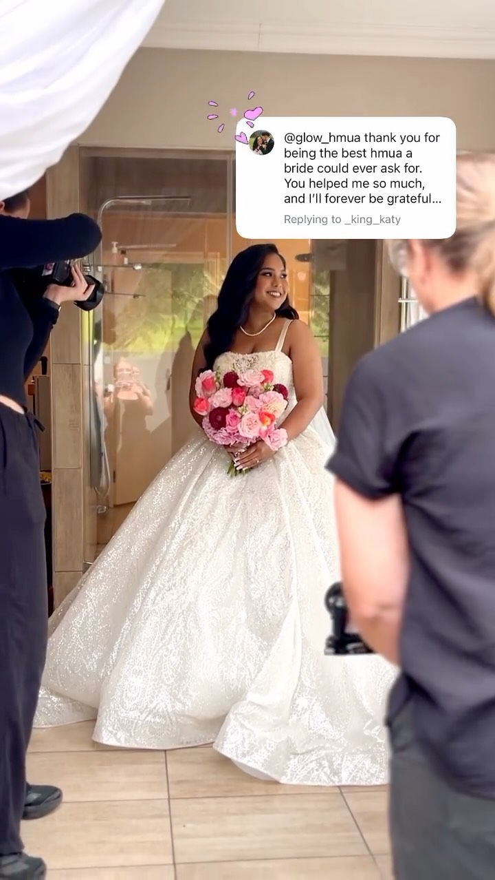 One thing I’m gonna do is insert myself into the photoshoot when I can tell my brides feel a lil awks 😂 sometimes you just need someone to give you a lil direction or make you laugh for real instead of fake laughing for the gram 😅🫶🏼
Thank you @mistykissesphotography for not getting annoyed with me 👅
And why wouldn’t I stay to see the vision come together?!?! 😍😍😍
💄 link in my bio for pricing + enquiries ✨
#durbanhairstylist #hairandmakeupartist #bridalhairandmakeup #bridalmakeupartist #durbanmua