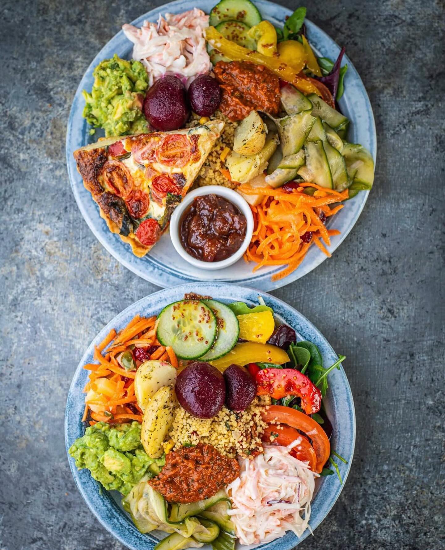 Sunny days are finally here ☀️
The sun is shining and we couldn’t be happier! Come soak it up with a freshly made, delicious salad — and why not treat yourself to one of our homemade tarts too?
We’re open today from 9am–4pm
Food served until 3pm