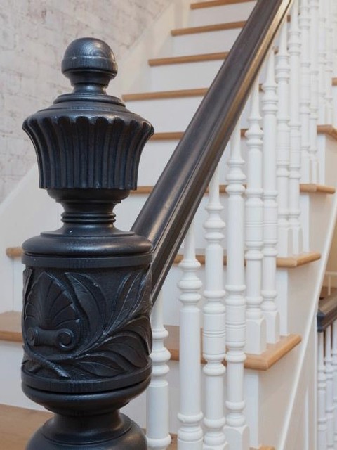 Throwback to this stunning staircase restoration!
Living in St. Louis means being surrounded by beautiful historic homes, and weāre dedicated to preserving each buildingās heritage while giving it a modern touch.
Thinking about updating your home but worried about losing its character? Weāve got you covered.