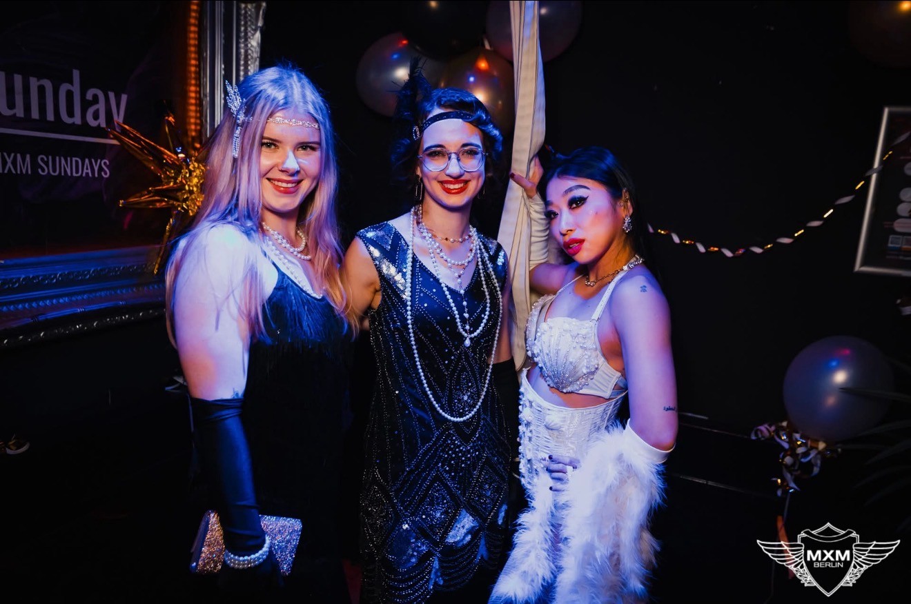 step into the night where every beat feels like freedom and every second is another reason to stay just a little longer 🔥🎶🥂
#nightlifeberlin #partyenergy #danceallnightlong #clubvibes #funwithfriends #latenightfun #musicaddict #goodmood #maxximberlin #nightout