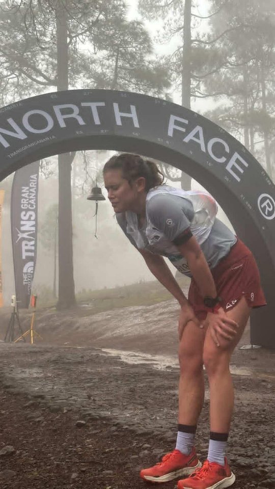 VK hits different. 🤯❤️🔥
Throw back to race day memories
@transgrancanaria
@thenorthfaceuk
@thenorthface_trail
This is me at the finish line when I’ve truly emptied the tank. 🙆🏽♀️ Breathing is usually my biggest limiter, and instead of fighting it, I’m learning to work with it. I don’t expect it to disappear — I expect the struggle and try to get more comfortable in it. Every race is another lesson in staying calm, managing the discomfort, and continuing to push when it gets hard. @sportsshoes.patt
Less than a week to go until I hopefully get to feel this all over again 🫱🏻🫲🏽🥹
📸 @thenorthface_trail @transgrancanaria
#vertical #vk #uphillrunning #grindsmilefly