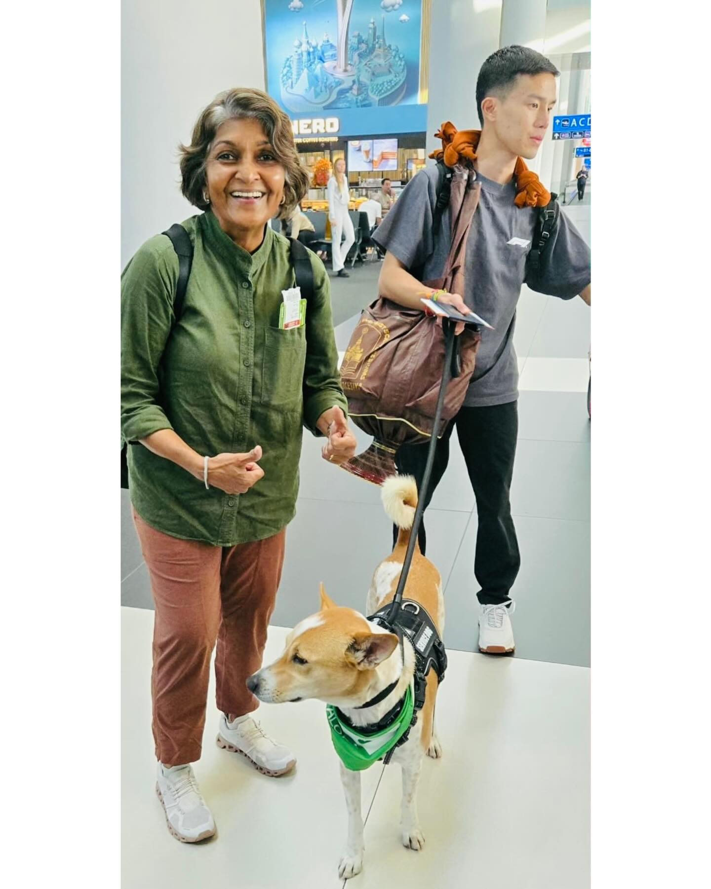 Aloka – the “Peace Dog” arriving in Sri Lanka for the Walk for Peace 🇱🇰
He arrived on the same flight as Mrs.Ayoma, who has always been a great supporter for us 🤝🏻
A truly special moment for AWT 🐾