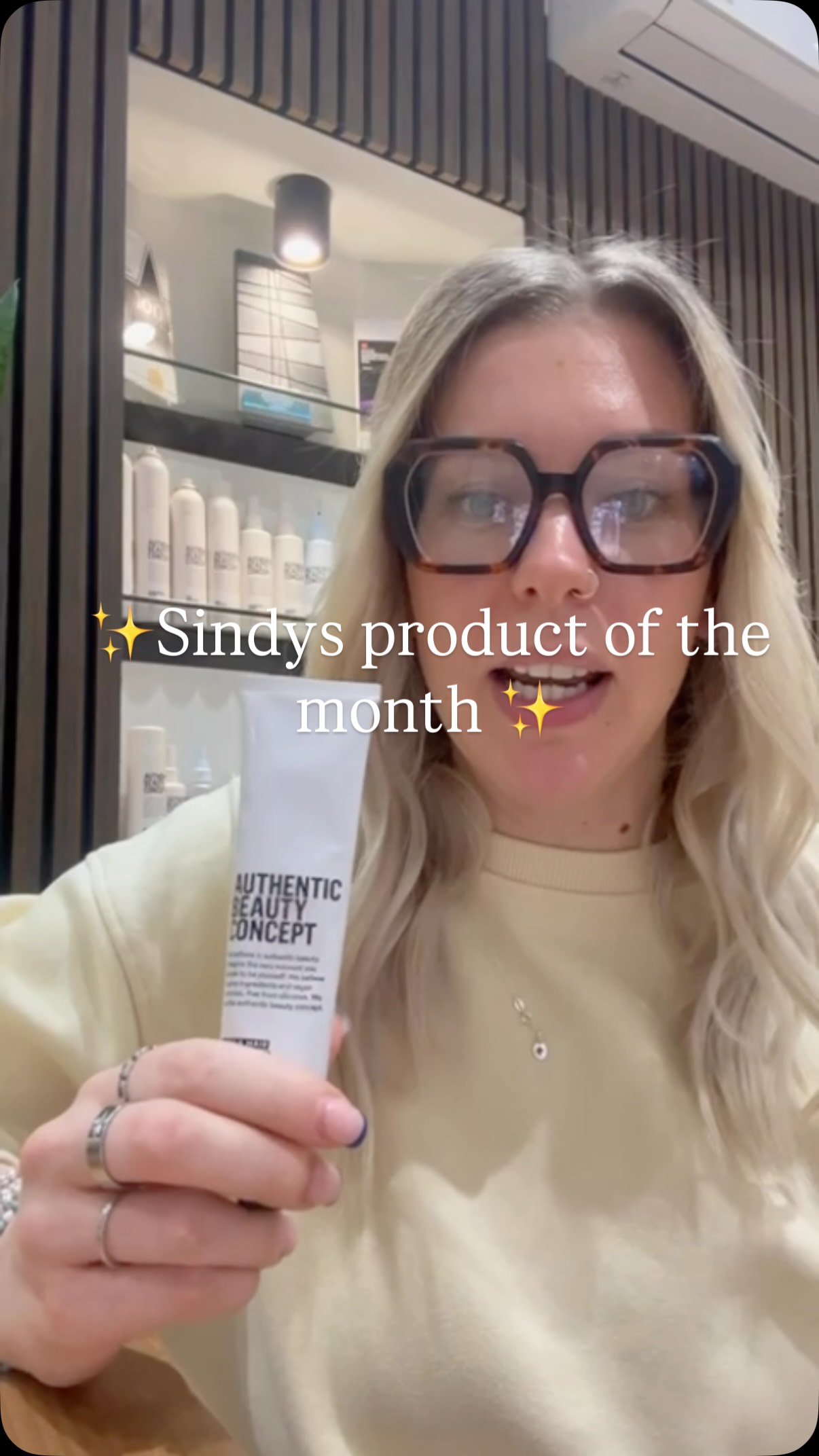 Sindys product of the month 💚
Hand and hair cream -
It’s a versatile, nourishing formula that deeply moisturises and revitalises both hands and hair, leaving them soft and smooth.
Available exclusively in salon