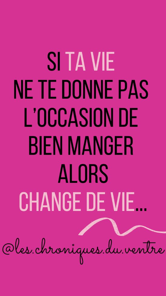 C'est valable pour les troubles digestifs mais pas que.
📖 Allez une petite histoire !
Quand je travaillais en cardiologie ❤️ , des patients qui venaient de faire un infarctus du myocarde (=crise cardiaque) pouvaient nous consulter pour un bilan nutritionnel.
➡️ Et là, la question qui revenait souvent :
"mon métier m'impose de manger au restaurant tous les midis avec vin, fromage et charcuterie à chaque fois, je fais comment ?"
🤓 Ma réponse :
Je suis Diététicienne pas magicienne
(quoique, les 2 finissent en"ienne")
C'est la même chose pour beaucoup de métier en fait, cette" pression sociale".
Qui dicte les règles ?
Le travail ou la santé ?
Et j'aime bien l'expression qui dit "mourir n'est pas rentable", pas dans le sens financier mais dans le sens : ça coûte plus de gérer les conséquences à long terme que d'engager le changement maintenant.
La nutrition, c'est pas magique, ça demande d'avoir un coup d'avance surtout quand on au métier qui complexifie l'histoire.
Et vous, c'est quoi vos difficultés pour mettre en place une alimentation qui vous convient ?
nutrition #alimentation #reflexesalimentaires
——————————————————
Céline Bernard
🙋♀️Nutritionniste-Diététicienne diplômée
Micronutritionniste, approche fonctionnelle
🦠Spécialisée en troubles digestifs
RDV sur ➡️ Chroniquesduventre.fr