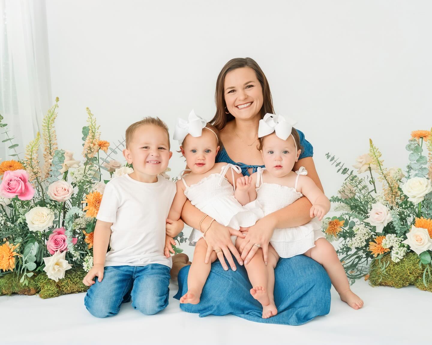 Full hands, even fuller heart 🩷
#houstonphotographer #candidchildhood #cypresstx #motherhood