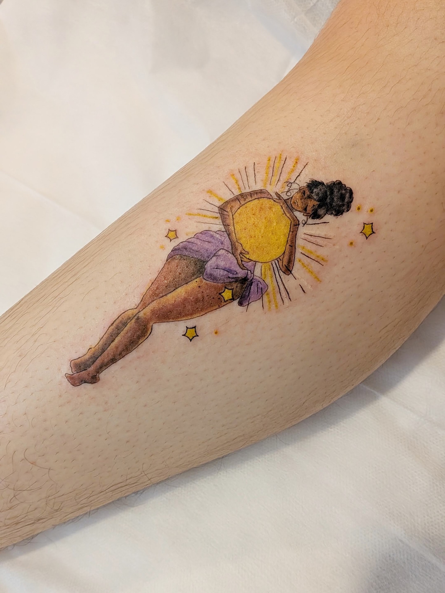 A smaller, full color version of my sun goddess flash for Adrian ☀️He picked the colors & I got to make it happen ☺️
This is about 5" tall and the smallest I'm willing to go for a full body figural tattoo like this ~ I always want to ensure we get enough detail AND that it will read well a long time! So we simplified some of the motifs, like her hip chain, while still keeping the integrity of the original design
