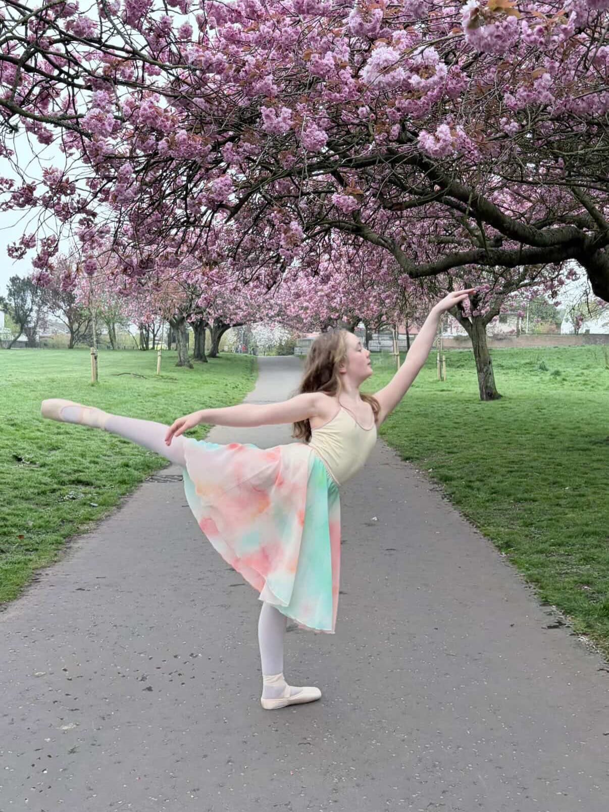 Thank you @x_ferneritchie_x for these beautiful blossom photos. Perfect with your Koko Watercolour skirt.
You’re so lucky to live near such a lovely park.
Leotard is @imperfectpointes - always a recommended brand 🙂
#balletoutfit #balletskirt #danceskirt #blossom #balletlife