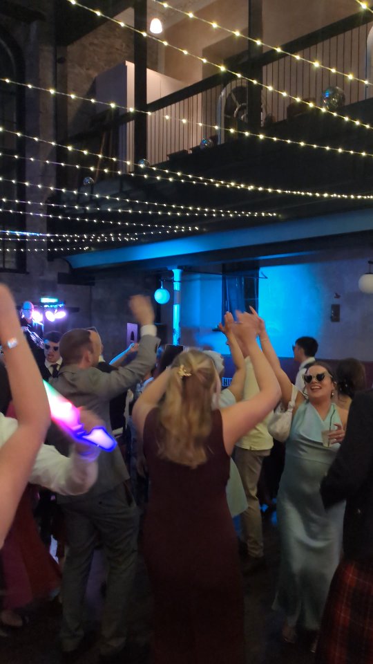 The 8 piece band keeping the dancefloor full all night @the_makers_kirk
info@establishedentertainment.co.uk
.
.
.
.
.
.
#thesoulestablishment #luxuryshowband #scottishweddingideas #scotlandwedding #luxuryevents