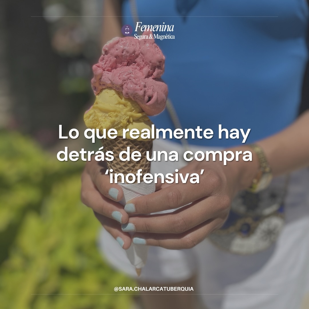 ¿Qué hay realmente detrás de esa compra “inofensiva”?
Ayer me fui a comprar un helado. No fue por antojo; fue porque no cerré una venta y estaba frustrada. Pero esta vez fue distinto: lo hice conscientemente. Sabía lo que estaba sintiendo y elegí acompañarme en lugar de anestesiarme.
Pero no siempre fue así.
Antes era: ropa, vino, planes, viajes, comida, sexo... o incluso la búsqueda incansable del siguiente “trabajo espiritual”; el próximo curso que, por fin, ordenara mi vida.
Siempre buscando algo afuera que me sacara de lo que sentía.
Yo también intenté tapar muchos vacíos, miedos e inseguridades. Uno de mis refugios fue el vino: mi excusa: “me lo merezco”, cuando en el fondo estaba huyendo de no sentirme suficiente, de la soledad de vivir en otro continente y de relaciones que no me nutrían.
Otro, fue la búsqueda de plenitud viajando por el mundo durante años y en experiencias espirituales intensas, hasta que entendí algo incómodo: yo no estaba disfrutando, estaba evitando sentir.
Y algo clave: el vacío no se llena afuera.
No está mal darse un gusto o explorar caminos de consciencia. El problema es desde qué lugar lo hacemos. Y la mayoría de las veces es para anestesiar una desazón interna que no nos atrevemos a mirar.
Poco a poco creamos una desconexión interna que no notamos. Seguimos buscando afuera algo que cambie nuestro estado interno y, a medida que la brecha se hace más grande, más necesitamos de lo externo para sentirnos “completas”. Sentimos un alivio momentáneo, pero al llegar a casa, al silencio, el vacío vuelve a aparecer.
La salida no es comprar más, viajar más o hacer otro curso. Es dejar de huir de lo que sientes. Cuando te quedas, el vacío deja de ser un monstruo y se vuelve un espacio para habitarte.
Y si eres honesta, ya sabes que esto no se te va solo.
El sábado 2 de mayo voy a abrir un espacio para trabajar esto desde el cuerpo:
✨ Dejar de anestesiar.
✨ Bajar el ruido mental.
✨ Volver a sentirte en ti.
Si esto te resonó, probablemente ya lo estás viviendo.
Escríbeme “QUIERO IR” y te paso los detalles. 💛