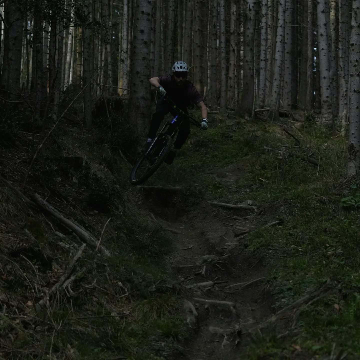 Störi 2- Rad Center wünscht euch happy Trails. 🤘🐎
Ps. Lust auf ein neues Bike ? Schau vorbei wir haben tolle neue MTB bekommen. Und 🔥 Aktionen.
www.stoeri-herisau.ch
#mtbswitzerland#stoeri2radcenterherisau#bikeshop#mtb