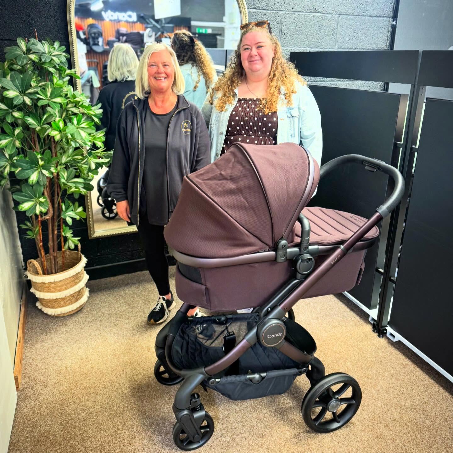 Our @icandyworlduk Peach 8 event is now in full swing with our first customer Alana (@alanalou.xo) deciding on the gorgeous Coffee Bean colour 😍
Be sure to pop in so you don’t miss out on a goodie bag 👀 (first 10 Peach 8 customers only!)
But don’t worry, we have an INCREDIBLE offer on all Peach 8 orders so be sure to pop by this weekend 🍑 🫶
#peach8 #icandypeach8 #event #peach8event #icandymoment