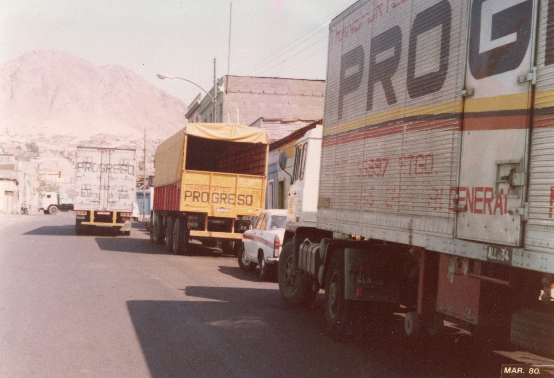 Calle Arturo Prat Chacón, entre 14 de Febrero y Esmeralda. Ca. 80's
#antofagasta