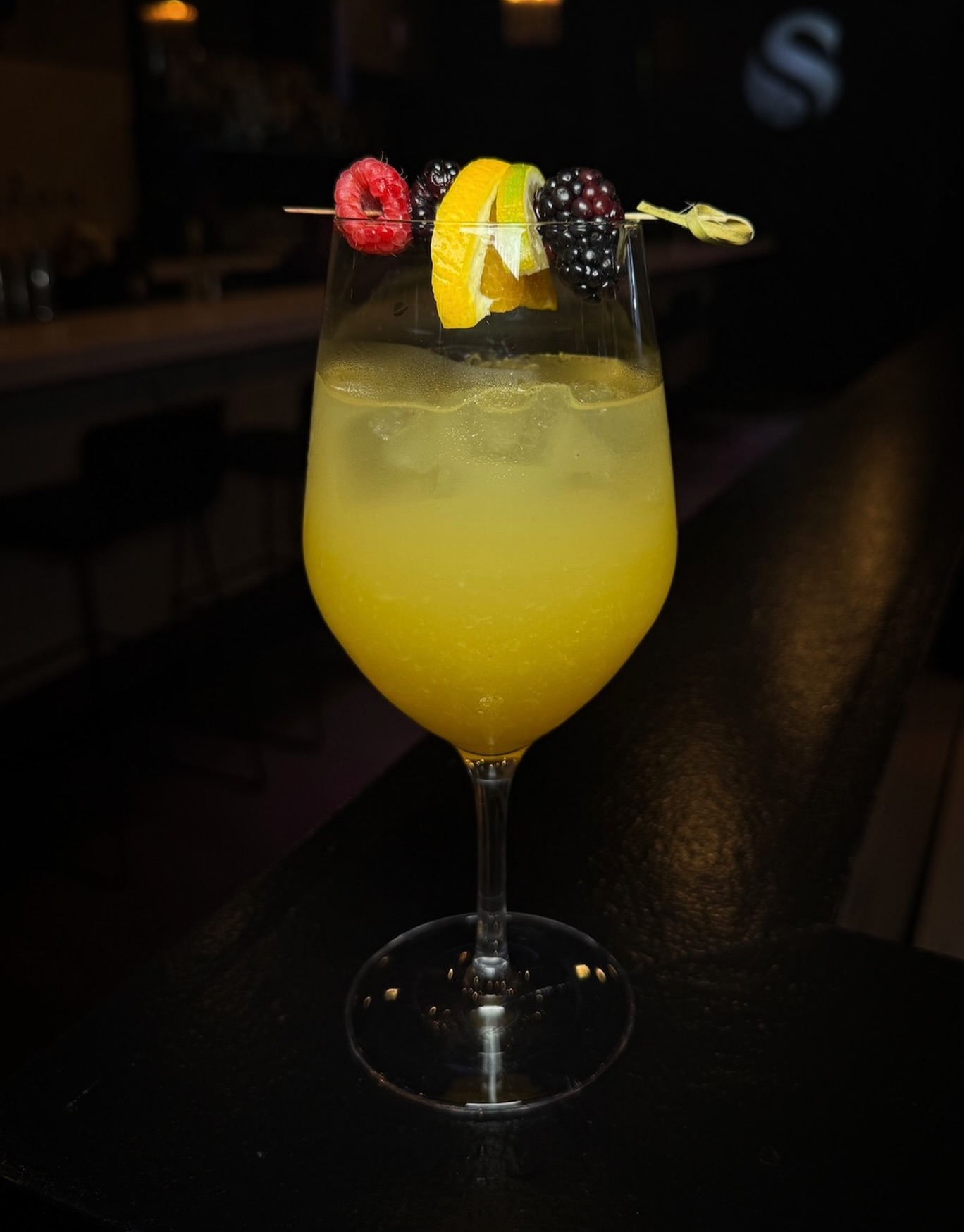 A Sunday well spent starts with sangria at the table. Crisp, fruit-forward, and made for slow sips between bites, it’s the kind of brunch moment you don’t rush. We’ll have a glass ready for you this afternoon.