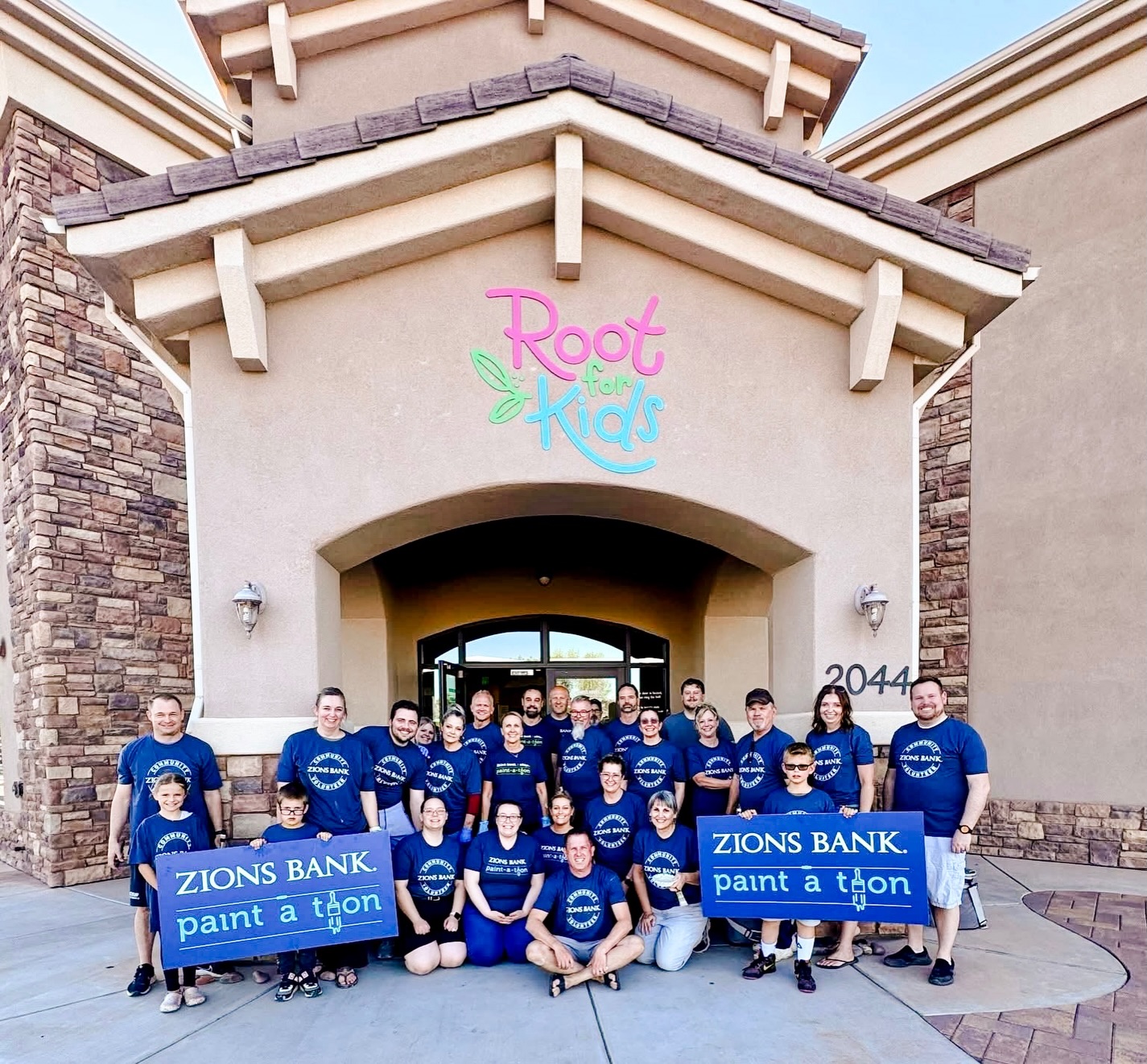 We’re feeling incredibly grateful after an amazing Paint-a-Thon with @zionsbank! 💙
Because of their fantastic team, two of our classrooms received a fresh new space. For the children we serve, that means more than just paint. It means a place to feel safe, seen, and supported.
Thank you to @stgeorgenews for highlighting this project. Read the full article in our story!
Everything we do begins with one belief: every child deserves a strong start. Partnerships like this help make that possible!
🩷💚🩵