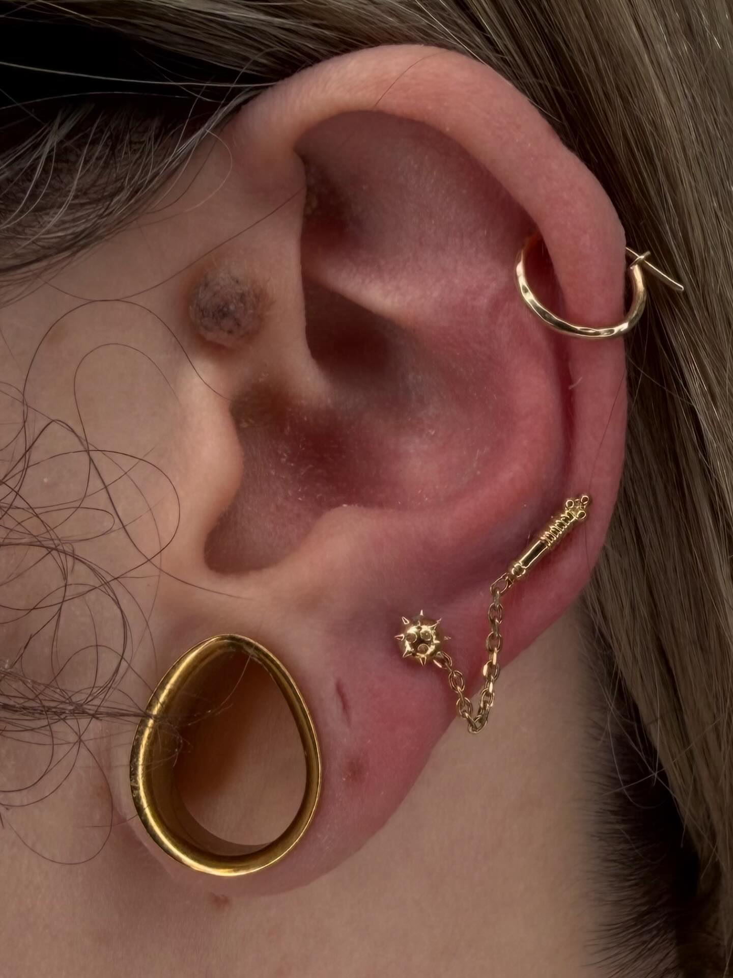 Chasing the Algorithm.
14k Yellow Gold 🌕 ⛓️💥⛓️
@piercingbyroy ✨
