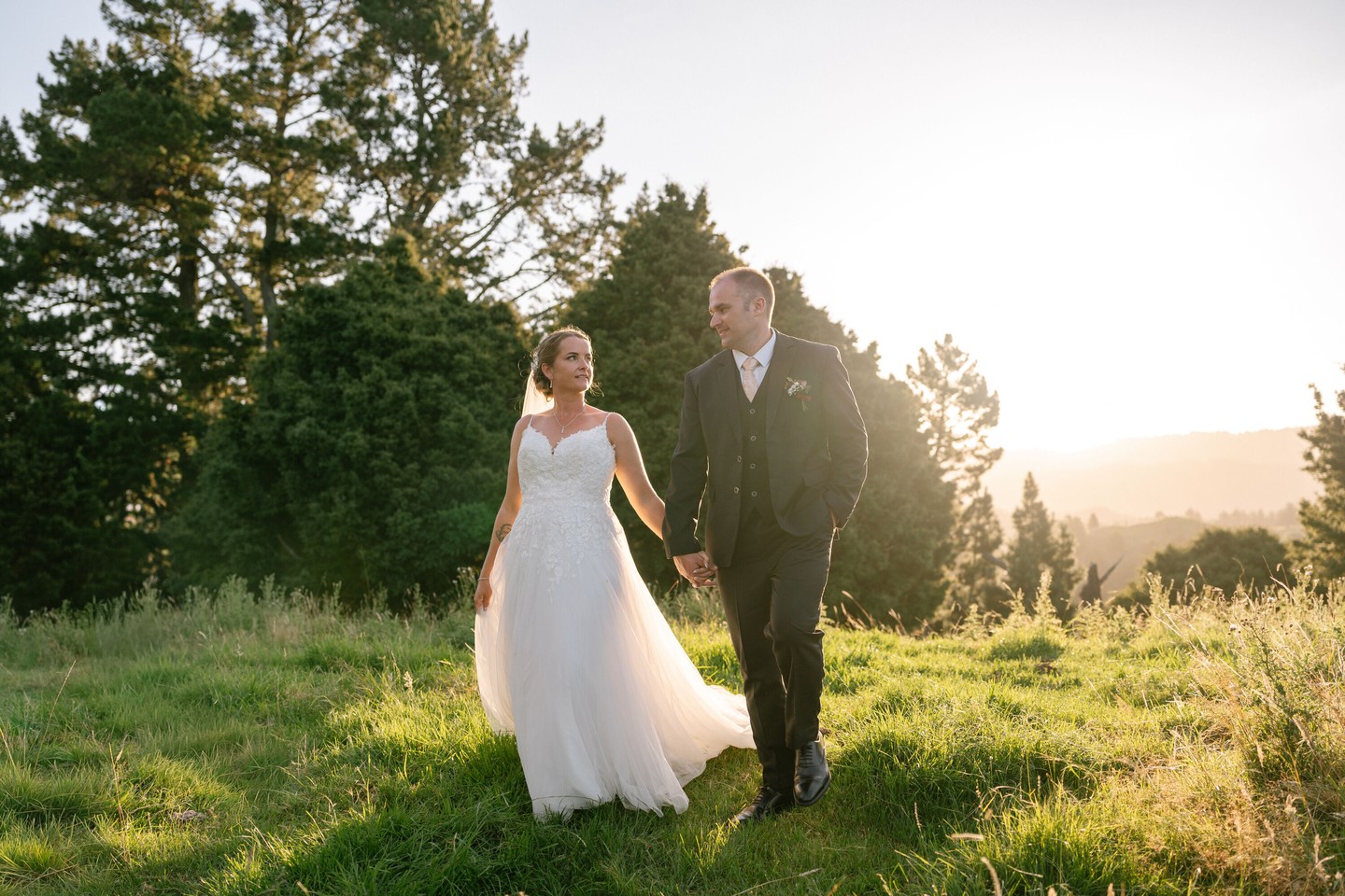 The most beautiful soul inside and out 🤍 Such a graceful, down-to-earth bride and an absolute joy to work with from the very beginning. Thank you for trusting me to be part of your stunning wedding day.
#MakeupArtistWhakatane #SprayTanRotorua