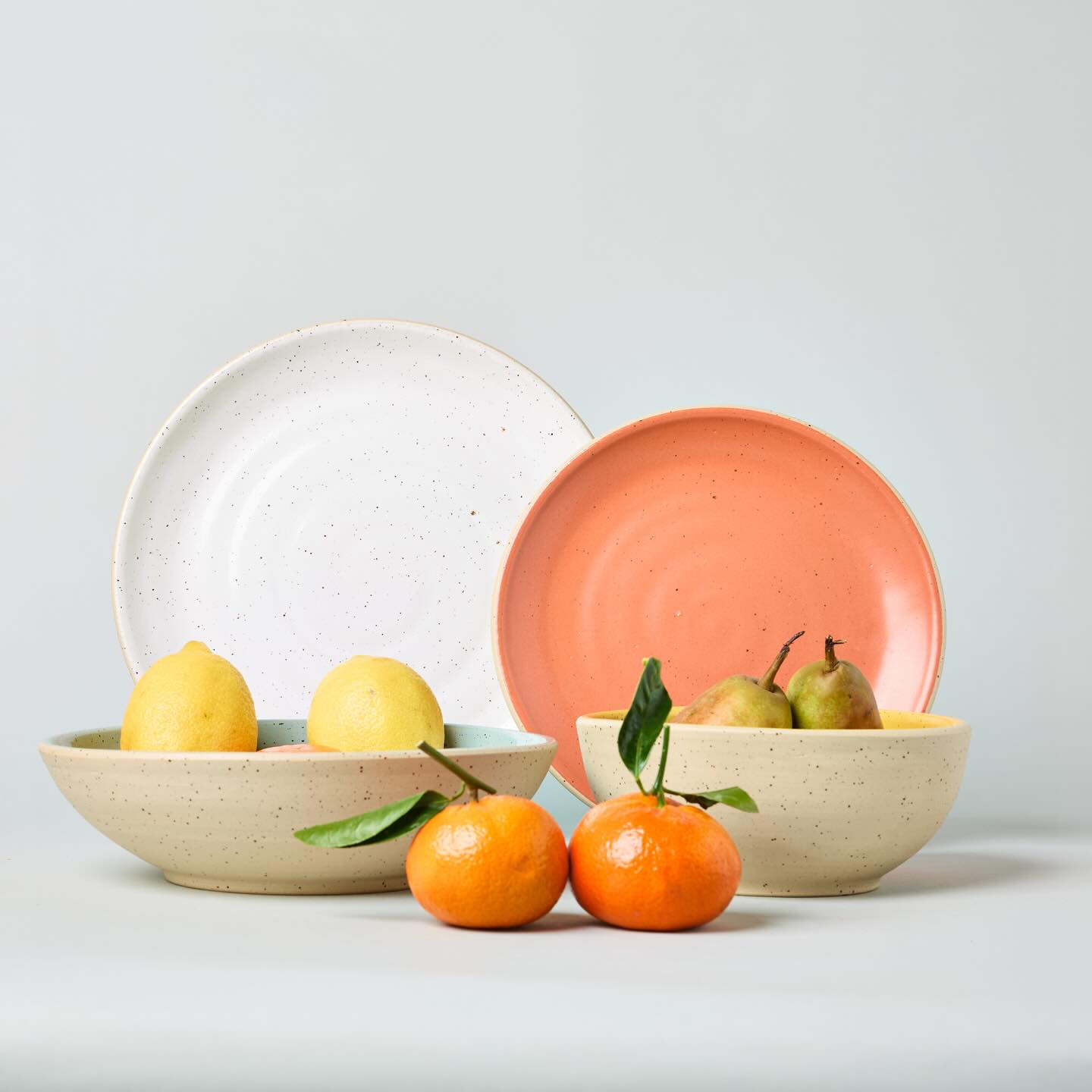 Get ready for our Open Studio Sale on Sunday, May 3rd, from 10am to 2pm! For one day, take up to 50% off our entire range, featuring the same dinnerware used by renowned restaurants. Make the most of BBQ season with small and large serving essentials. Visit our studio, where every piece is carefully made, and meet us there from 10am!
Where: 23 Alphabet Mews, SW90FN, London.
When: Sunday May 3rd.
Time: 10.00 to 14.00
Bring a sturdy canvas bag. Cards preferred!