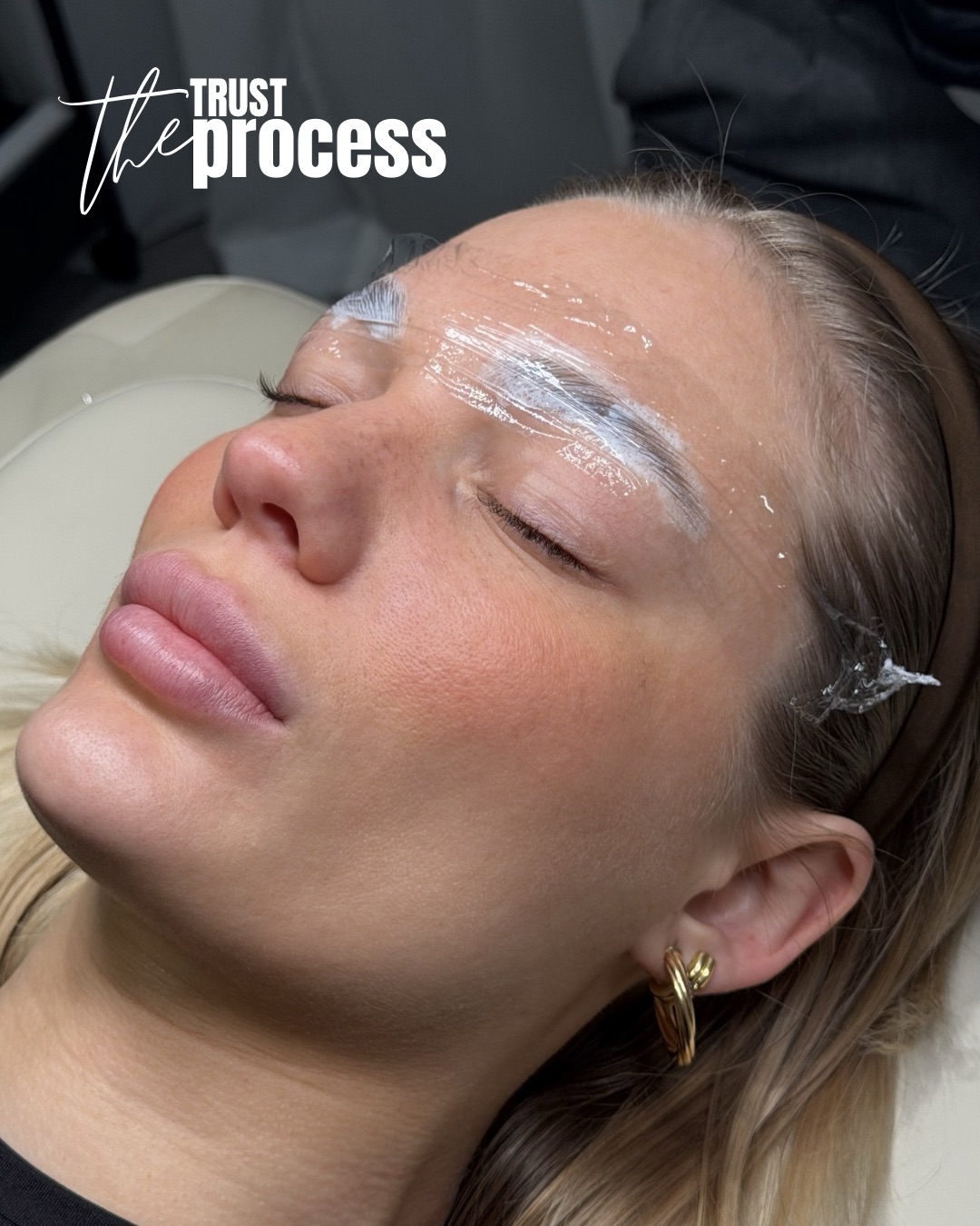 Life is better when you can trust your brow artist 😌🤎
#browliftingmünchen #browliftdeluxe #happybrowshappyme #permanentmakeupmünchen #cosmeticmünchen