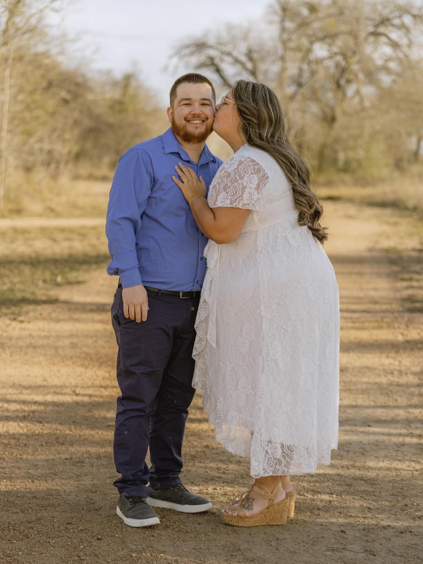 It’s wedding day for Alexis & William🤍
Everything is set, timelines are in place, and we’re ready to make the magic happen. All they have to do is soak it in✨
#texasweddingplanner #weddingdayready #stressfreewedding
