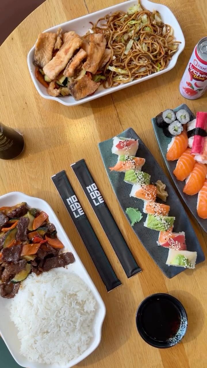 Was gönnst du dir heute? 🤤
Wirf gerne einen Blick in unsere Speisekarte auf noodleking.at 🥢
#menu #inthemoodforfood #asianfood #noodleking