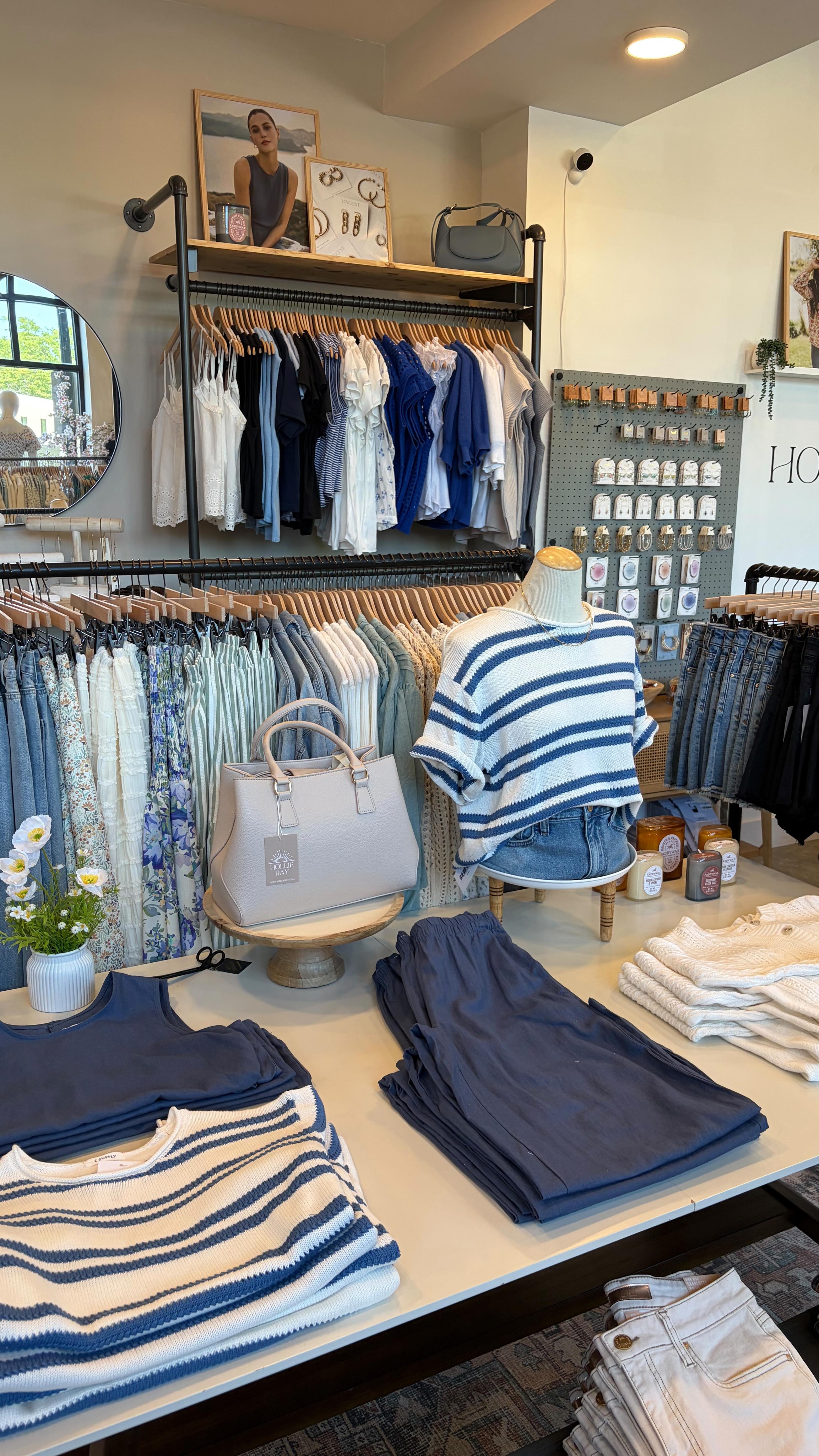 Happy Floorset Friday🦋✨ The racks are full and the outfits are calling your name! Come see what’s new🥰
📍5th & Broad: 10am-9pm
📍 Franklin: 10am-6pm
#reset #newsrrivals #shoplocal #franklin #nashville