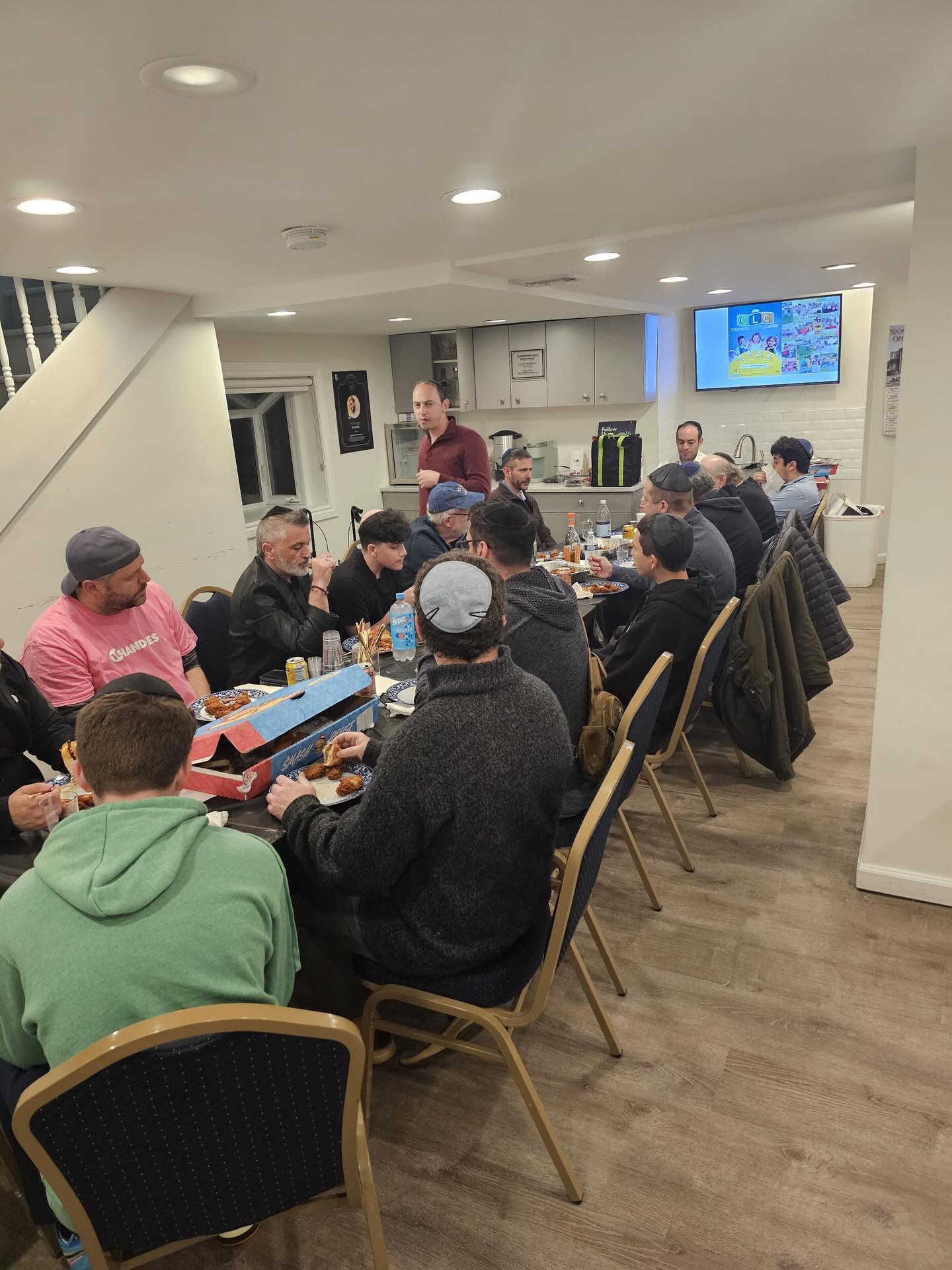 FULL HOUSE at Wings, Whiskey, & Wisdom this week! 🔥🥃
Every Wednesday, guys from the neighborhood gather for real conversations, great food, and even better company.
Join us next time: thejhc.org/men