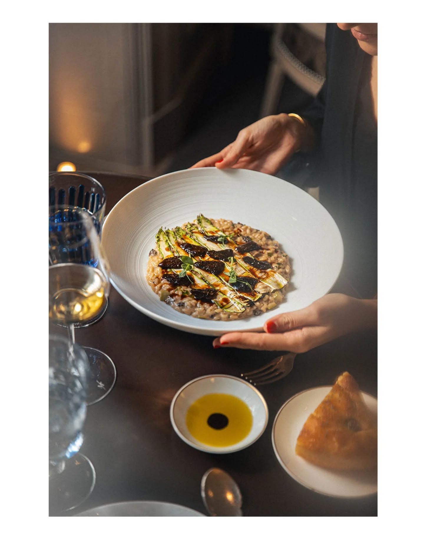 ASPARAGUS
Parce qu'une vie sans asperge c'est comme un repas sans fromage.
PS : Il n'y a pas d'emoji asperge et ça c'est grave.
@legeorgeparis
@fsgeorgevparis
@chefsimonezanoni
@michelinguide