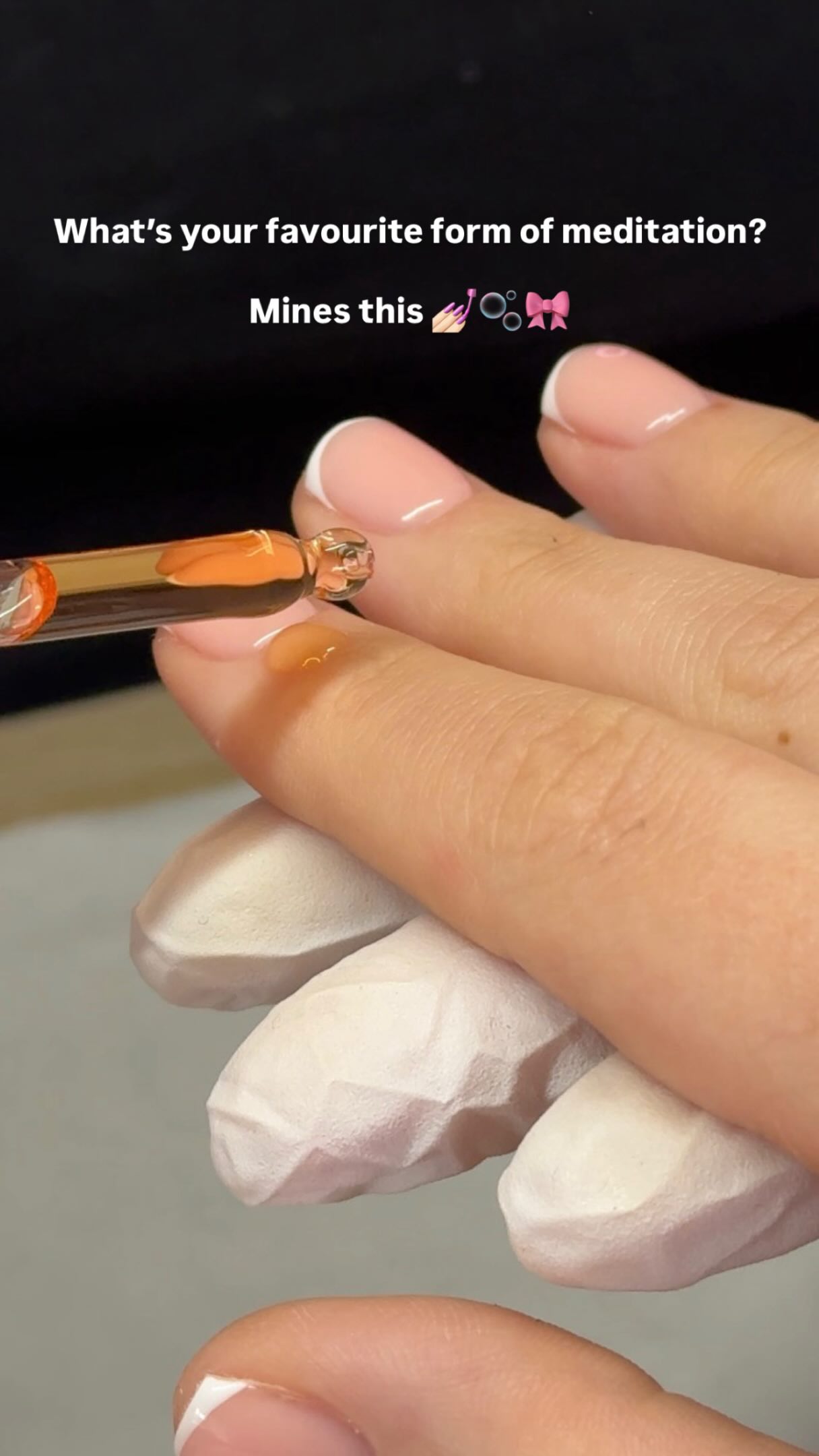nail meditation is easy when your nail tech is a perfectionist 🫧
@bio_sculpture_official @biosculptureuki manicures keeping my nails in tip top condition… like skincare but for your nails 💅🏻
even more luxury manicures coming to @refinedbycourtney.joyce soon and she’s accepting new clients !! Run don’t walk ☁️
