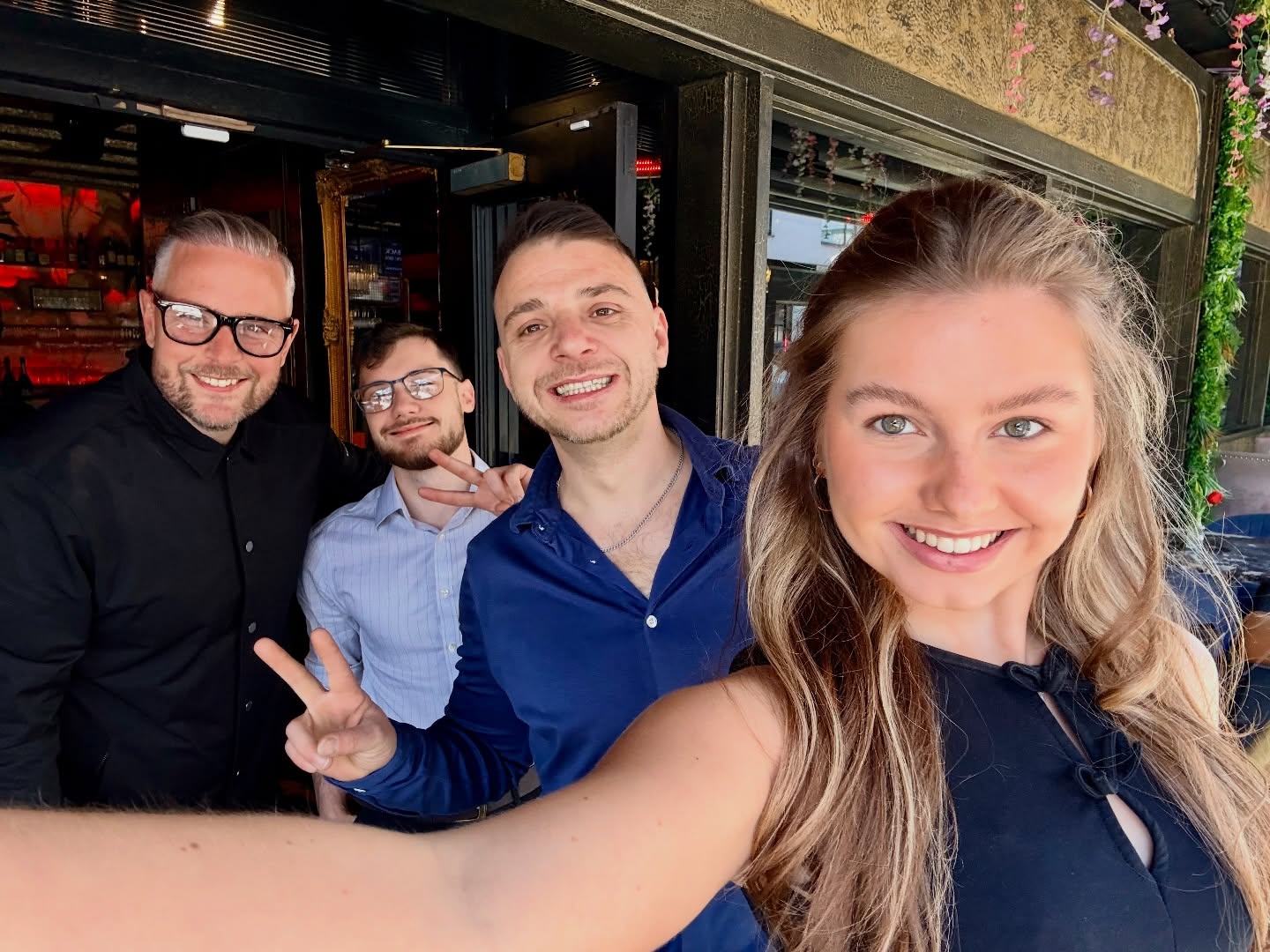Brunchhhhh is hereeeeee 🍾🥂💃🕺❤️ @zebrano_brentwood