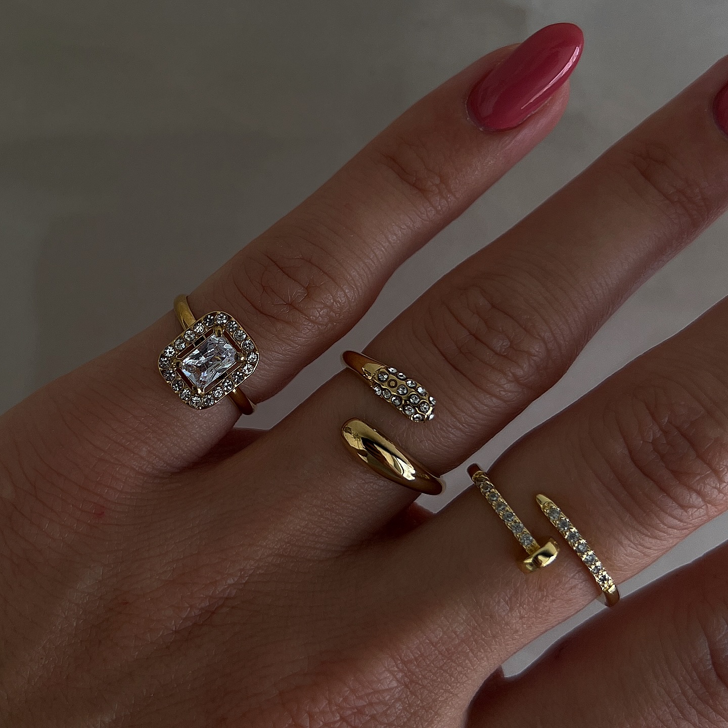 Fresh pieces on a Sat—does it get any better?✌🏼•
DM 🤍
•
•
•
•
•
#jewelry #shop #cyprus #greece #online