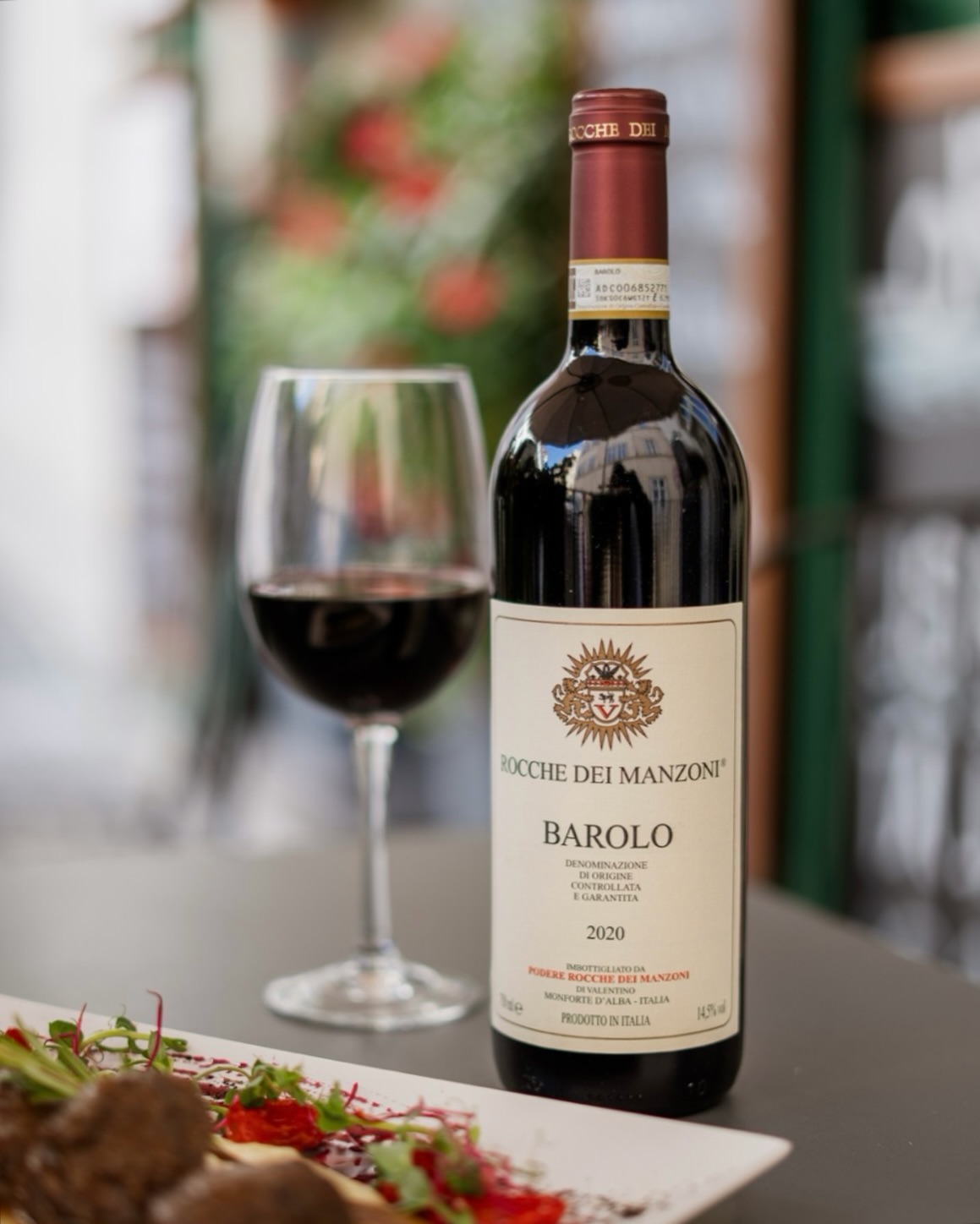 At Lore Malá Strana, every dish deserves the perfect glass 🍷
From light and refreshing to rich and full-bodied, we offer a carefully selected range of wines that pair beautifully with our menu. Whether you’re joining us for pasta, seafood, or a cozy dinner with friends, there’s always a wine to match the moment. ✨