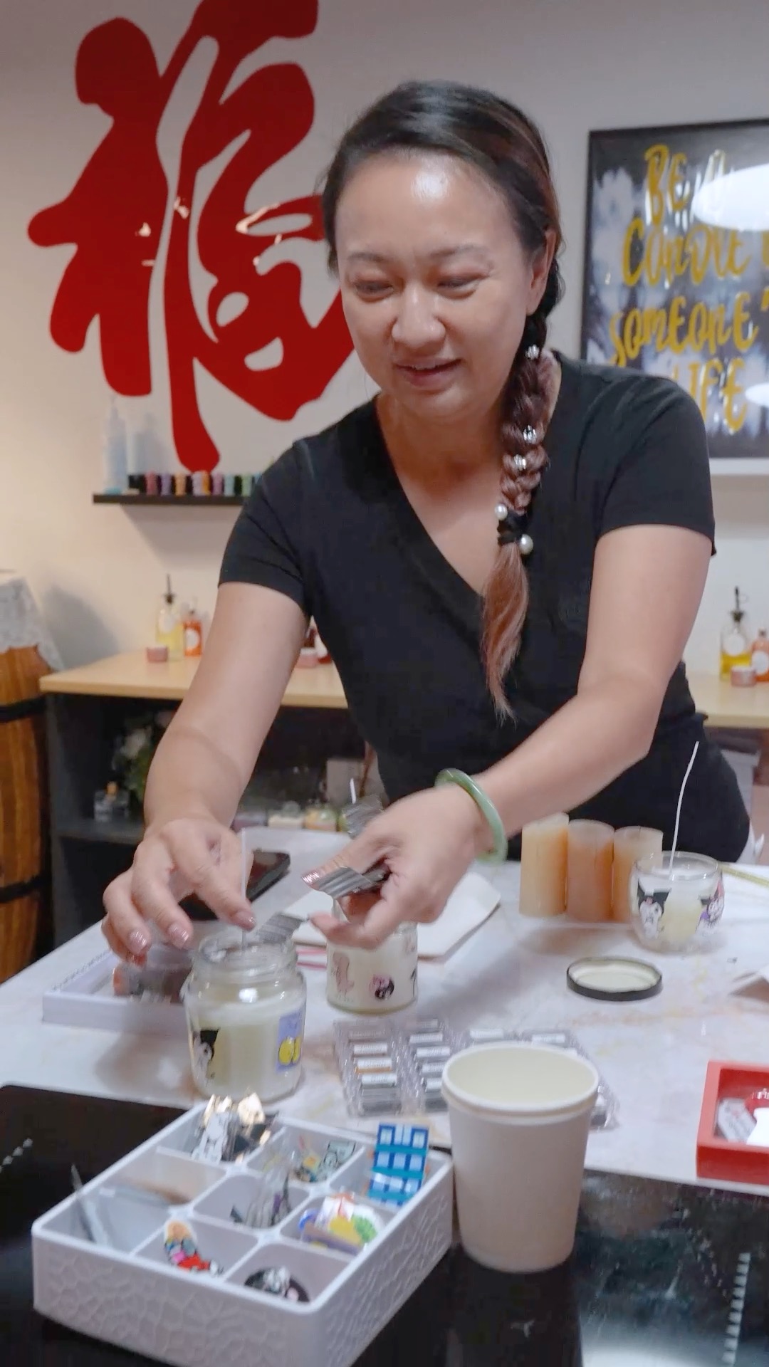 Experience the therapy of creation. 🧘♀️✨
Looking for a way to de-stress with your team? Our candle-making workshops are designed to help you unplug and reconnect. It’s not just a class—it’s a therapeutic space where creativity meets mindfulness.
From blending custom scents to the calming process of hand-pouring, it’s the perfect activity for team bonding and finding your collective flow.
Ready to light up your team's creative spark? Book your private session! 🕯️🤝
#TeamBondingSG #CorporateWellness #CandleWorkshopSG #MindfulnessSG #CandleScapeExperience #SGEvents #ArtTherapy #CreativeWellbeing