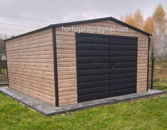 Wir präsentieren unsere Garage
📏Abmessungen:
* Breite: 4,5 m
* Länge: 5,0 m
* Firsthöhe: 2,5 m
Farbgebung:
* Wände: natürliche Holzfarbe (hellbraun)
* Konstruktionselemente (Ecken, Einfassungen): dunkel, graphitfarben
* Türen: matt
🚪🔩Konstruktion:
* Tragkonstruktion
* Satteldach
* Anstelle eines klassischen Tors – zwei symmetrische, seitlich öffnende Türen
✅Vorteile:
* Ästhetisches, modernes Design, das sich gut in den Garten oder das Grundstück einfügt
* Flügeltüren
* Individuelle Anpassungsmöglichkeiten (Farbe, Größe, Ausstattung)
🚗🧰🎿Verwendung:
* Aufbewahrung von Gartengeräten und -ausrüstung
* Kleine Werkstatt oder Heimwerkerbereich
* Abstellraum für Fahrräder, Rasenmäher, Gartenmöbel
💻📲👨💻 eine ähnliche Garage oder andere Details wünschen, mailen Sie hortogarage@gmail.com, gehen Sie auf den Link in der Bio oder rufen Sie an
📞 +49 177 4242452
📞 +49 152 246 74 361