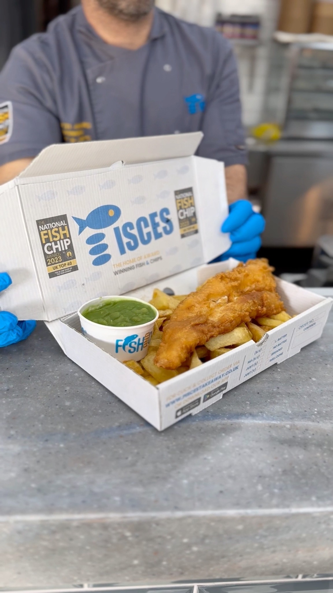 Rate my plate π
#fishandchipshop #chippy #heswall #takeaway #pisces #piscesheswall #chips #ratemyplate