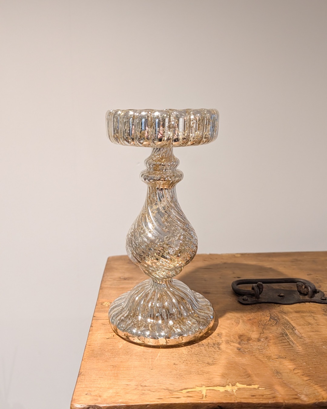 We have some new items not yet made it into the inventory.
Quite a few new items actually, buying new stock is a long standing problem I have......not sure it's one I'll ever combat.
#pillarcandles #mercurisedsilver #candlesticks