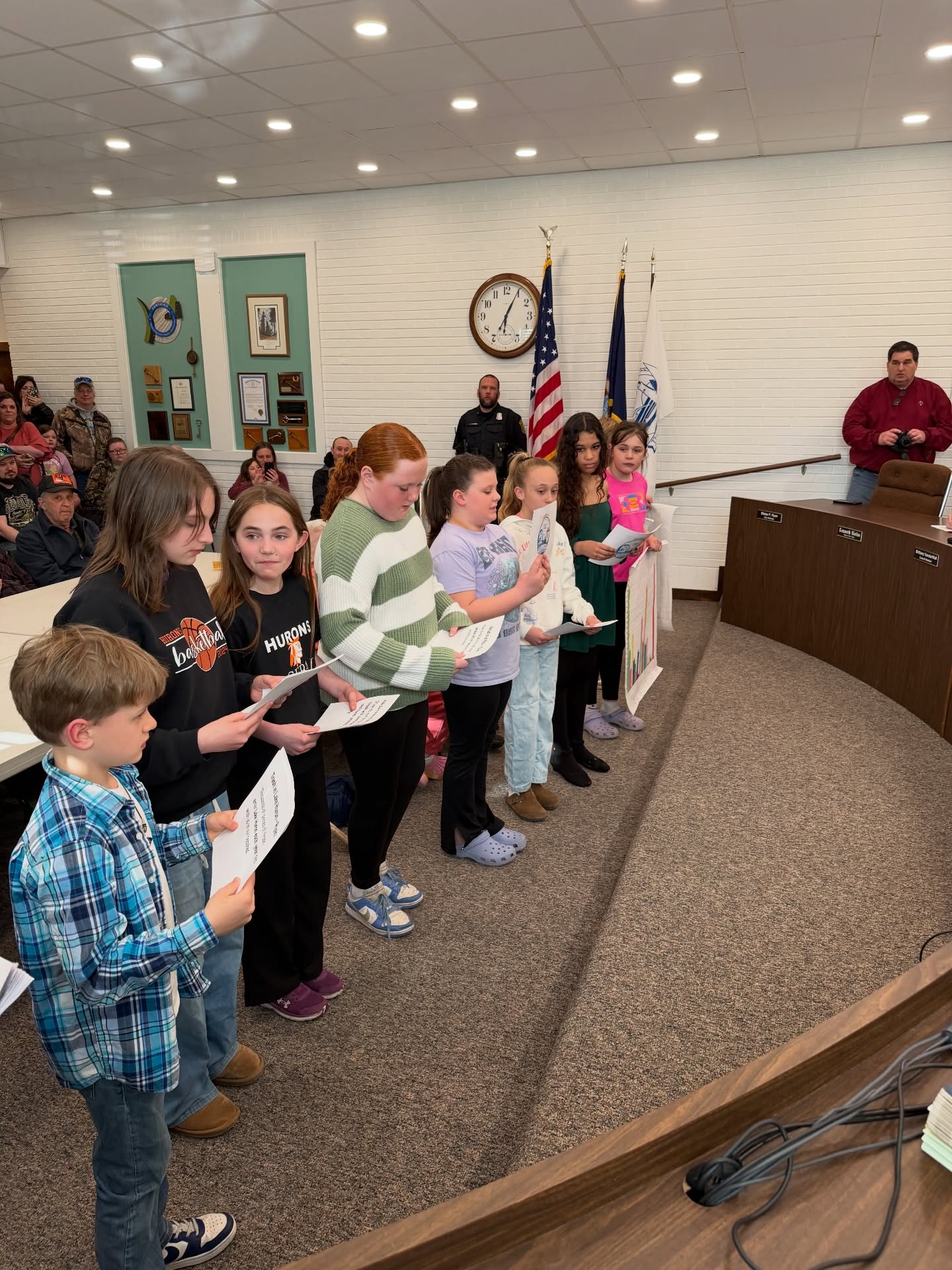 This is what YOUTH LEADERSHIP looks like! Students from Rogers City Elementary School are proving that data and determination can drive community change.
This week, 3rd, 4th, and 5th graders took a trip to Rogers City City Hall to present three years of beach cleanup data they’ve collected along their local shoreline. Using their findings, they made a compelling case for why their local public beach needs a dedicated beach cleanup station.
City leaders responded with overwhelming support, praising the students’ research, commitment, and advocacy and their proposal was officially approved.
A beach cleanup station will be installed this May at Lakeside Park in partnership with Great Lakes Great Responsibility, creating an easy, accessible way for the community to take part in protecting the shoreline. Even more importantly, it will be maintained and carried forward by future classes of students, turning this effort into a lasting legacy of stewardship. This initiative is supported by a Youth Advisory Council grant from the Community Foundation for Northeast Michigan.