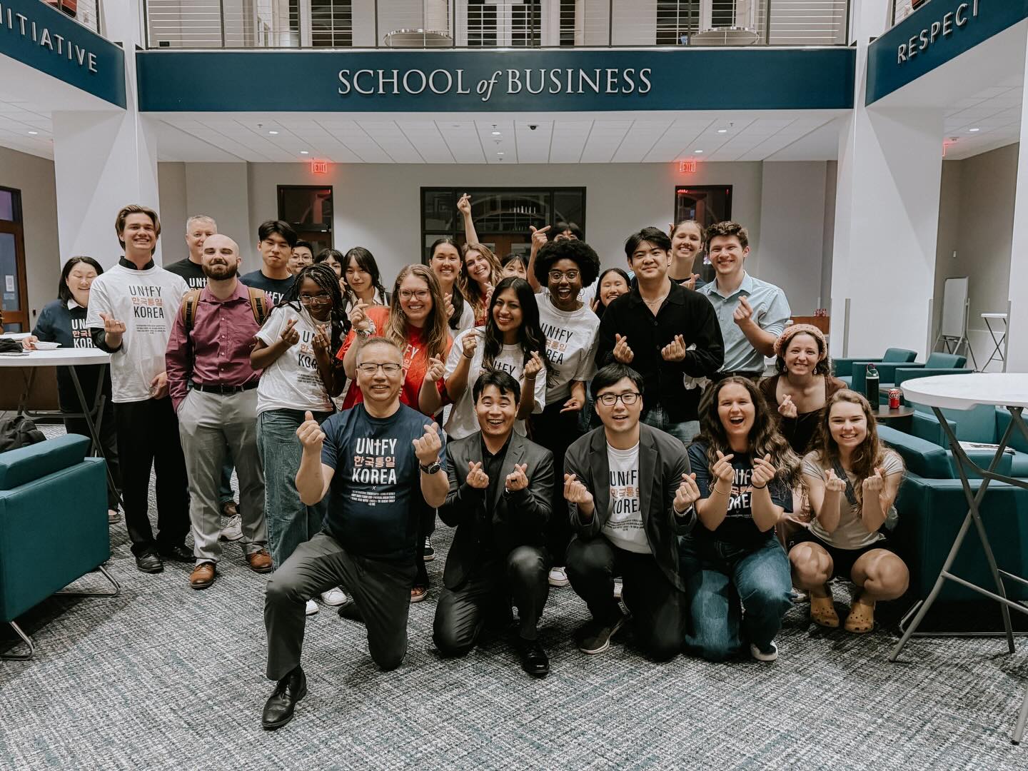 Grateful to have Charles Ryu @charlesnorthkorea share his story with us tonight at Unify Korea Night🤝🙌🙏 Powerful and truly moving. So thankful to be part of it.