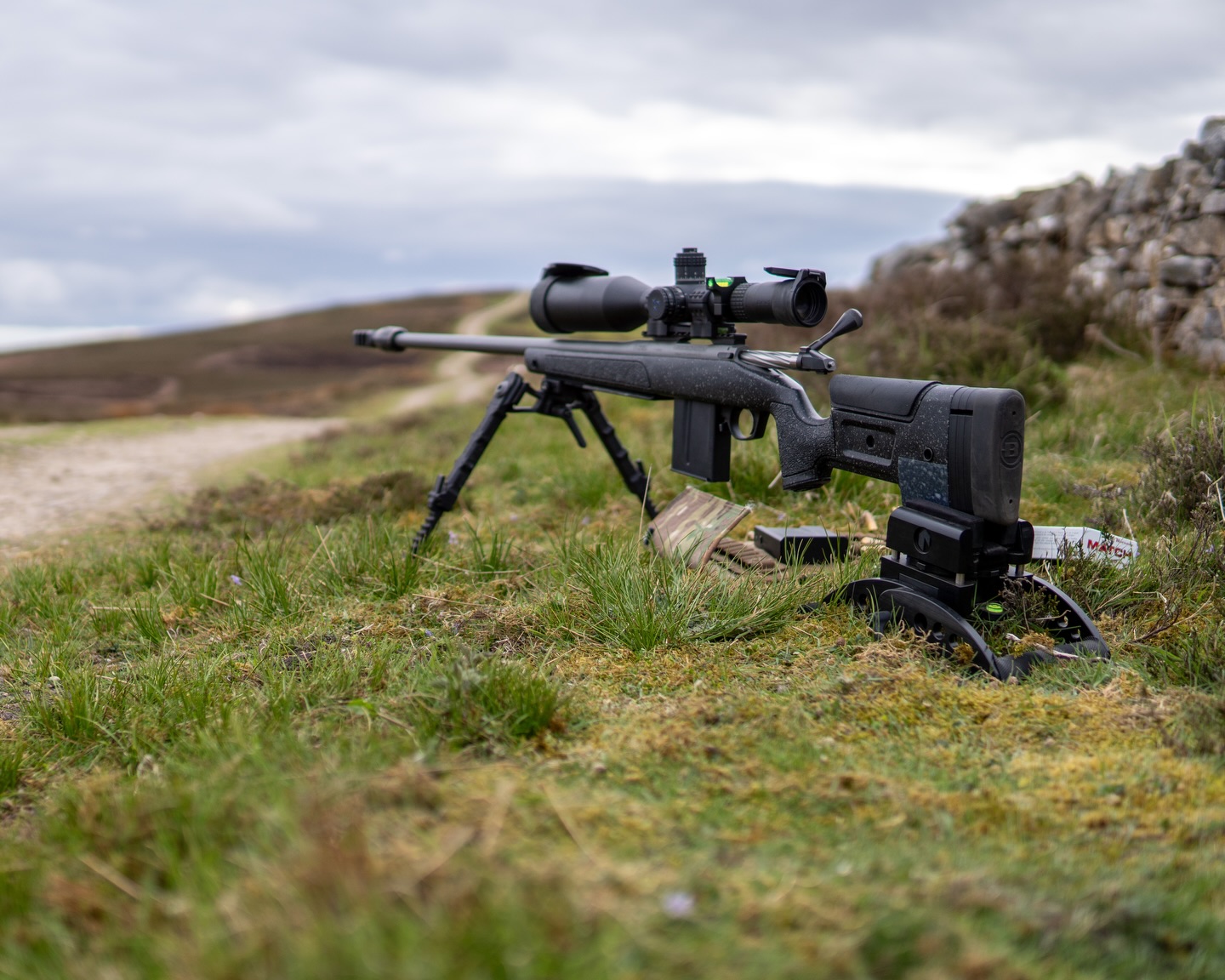 If you have to fight the rifle, something’s off.
It should settle naturally.
Track straight.
Return without effort.
When the system is right, the shot feels controlled from start to finish.
That’s what you’re building.
#precisionrifle #longrangeshooting #rifleaccuracy #recoilcontrol