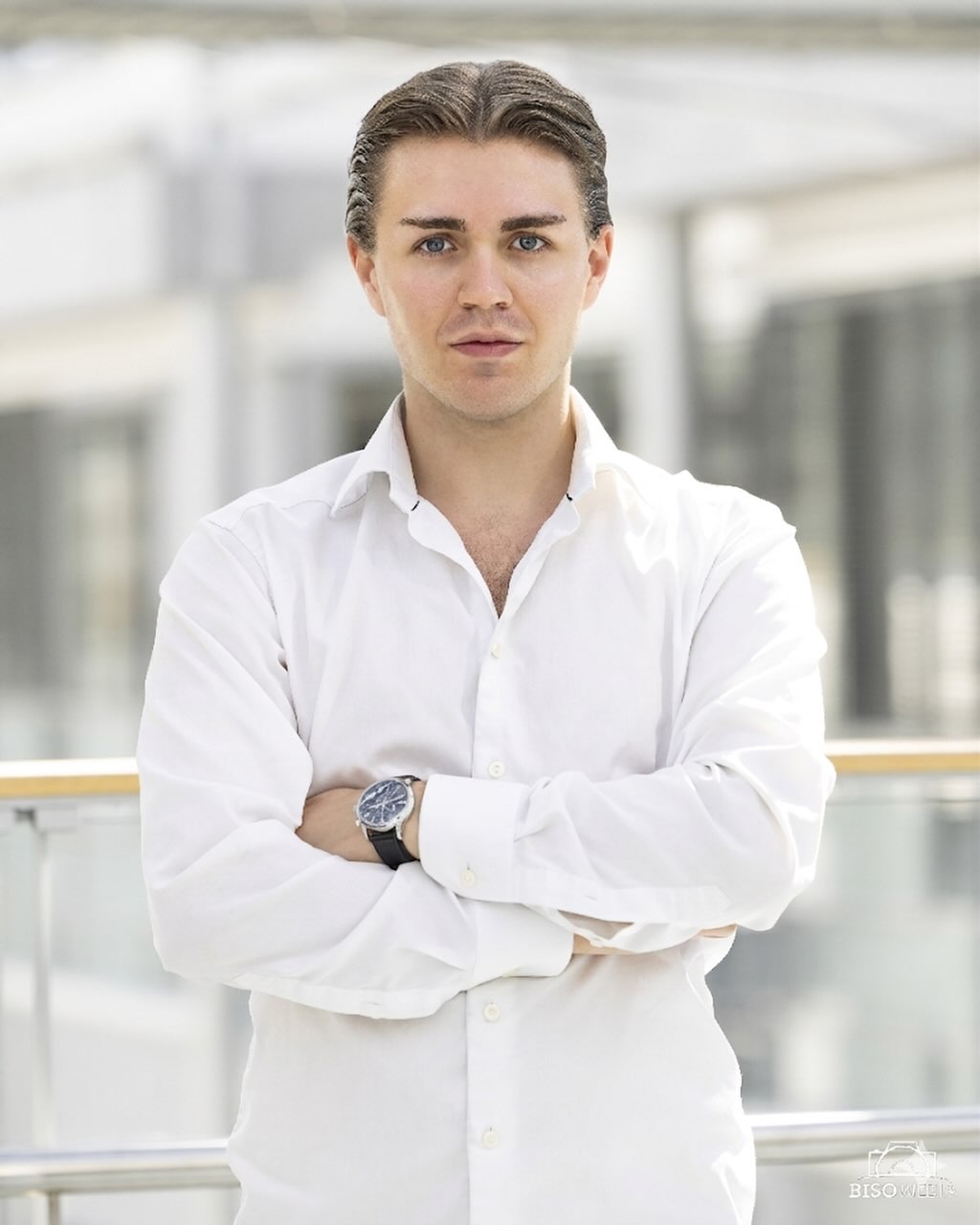 🌟PR & Communications Manager
Meet Benjamin, Benjamin is the creative mind behind our outreach, focusing on promoting Karrieredagene through engaging content. He ensures our message hits home with the students using impactful marketing materials! 📲💡
Photo: BISO Media