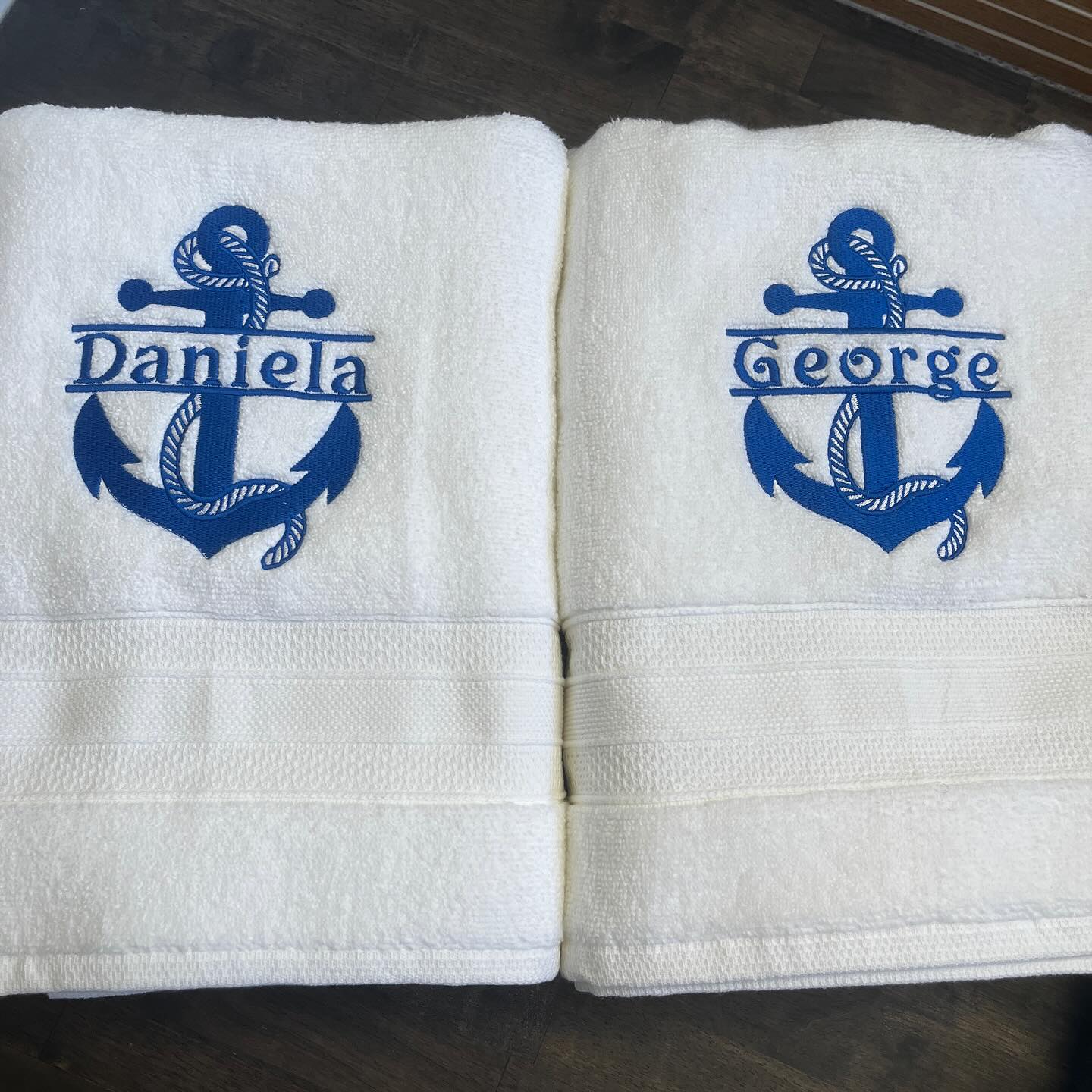 Set sail in style with our beautifully embroidered towels featuring a classic monogram anchor - perfect for adding a personalized nautical touch to your home or beach days. #giftofembroidery #embroideredtowels #anchormonogram #personalizedtowels