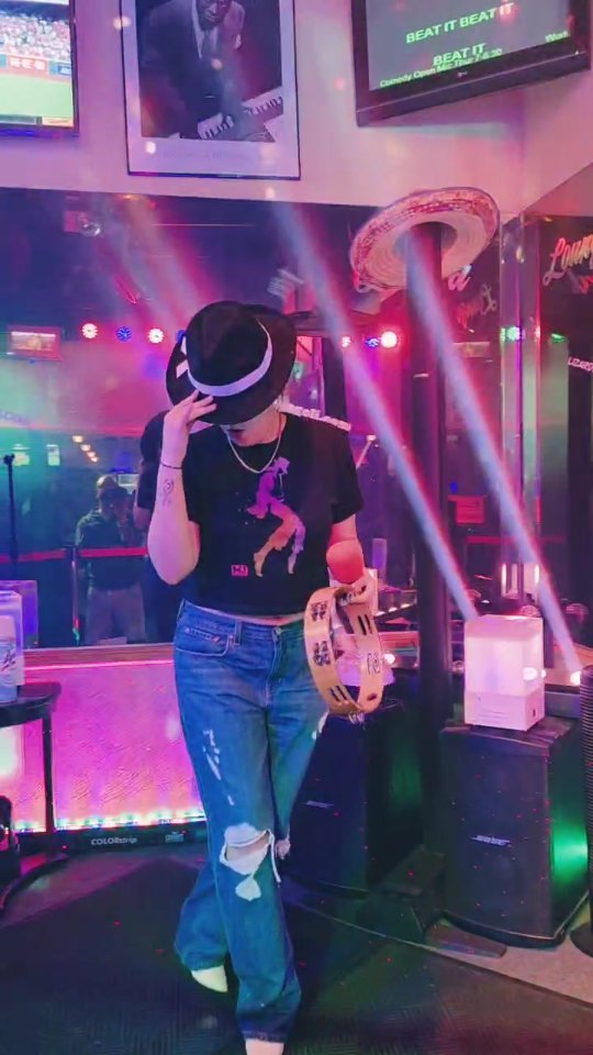 "Michael" in various forms will be in the house all this weekend.
Watch this masterful performance till the end.