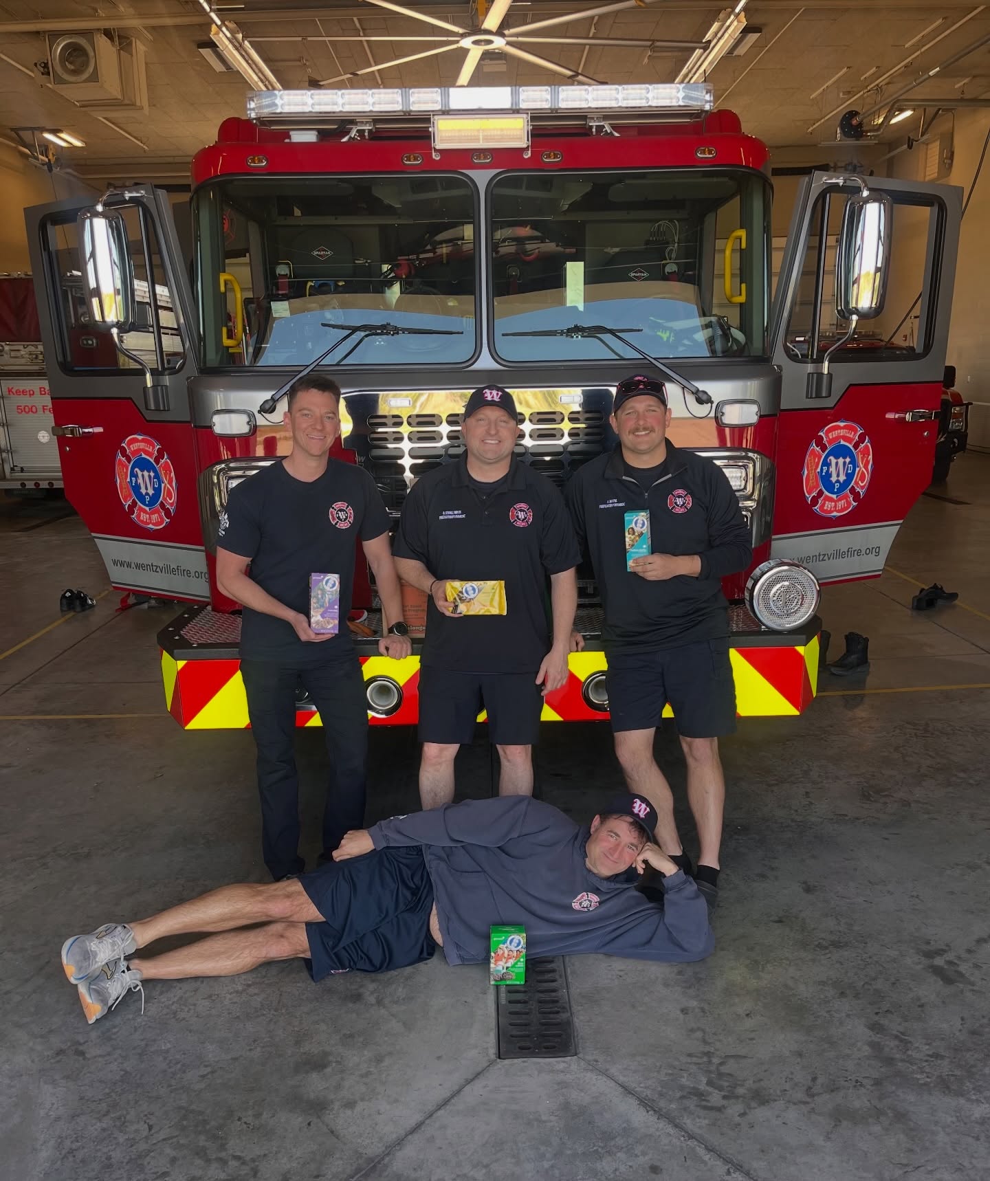Our own Borello troop delivered cookies to local first responders today! 🍪💙❤️
A huge thank you to the police officers, firefighters, and EMTs who protect our community every single day. Double tap if you love supporting local heroes! 👇
Cookie season may be wrapping up, but you can still show our first responders some love. Drop off treats, write thank you cards, or just say hi the next time you see them out in the community. A little goes a long way. ✨
#GirlScouts #SupportLocalHeroes #FirstResponders