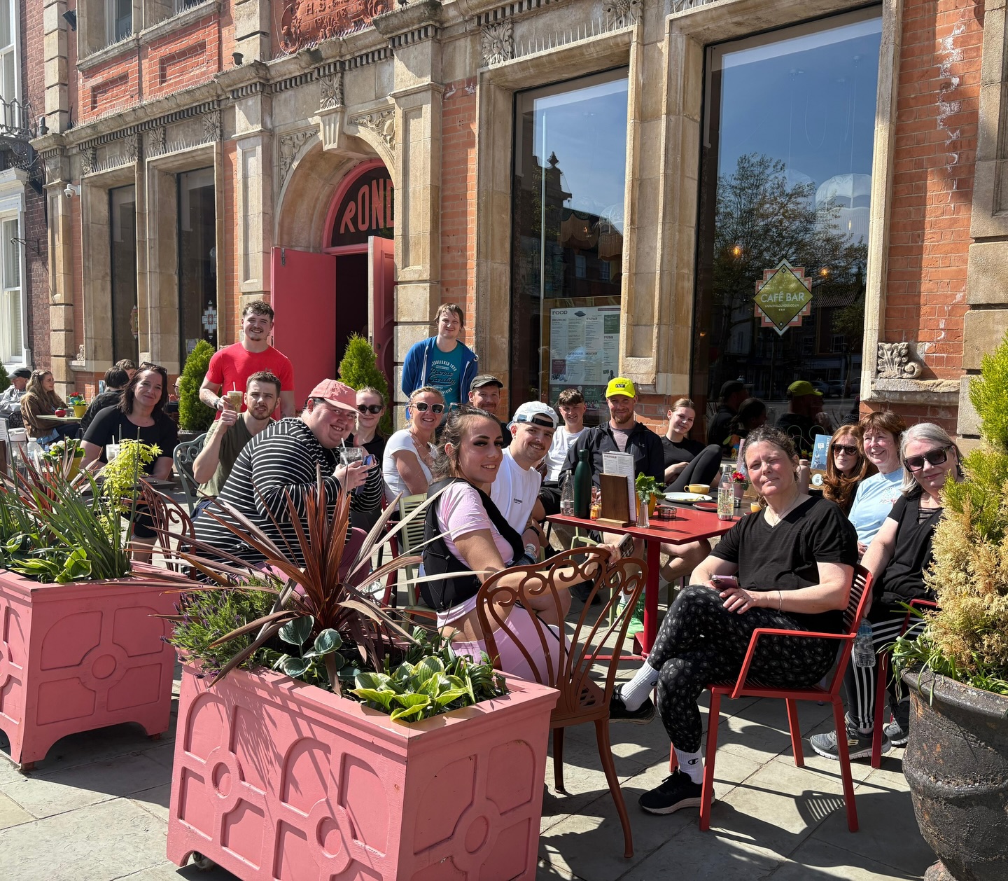 Sunday Run Club 🏃♀️🏃🏾♂️
Great turnout this morning
So good to see everyone there 😊🫶
@jtf_coaching leading the way 🫡
Interested in getting involved in our Run Club?
Click the WhatsApp group link in our bio and join the chat , here you will see 180 events , challenges and more
We’d love to see you there!
Team 180 🤝