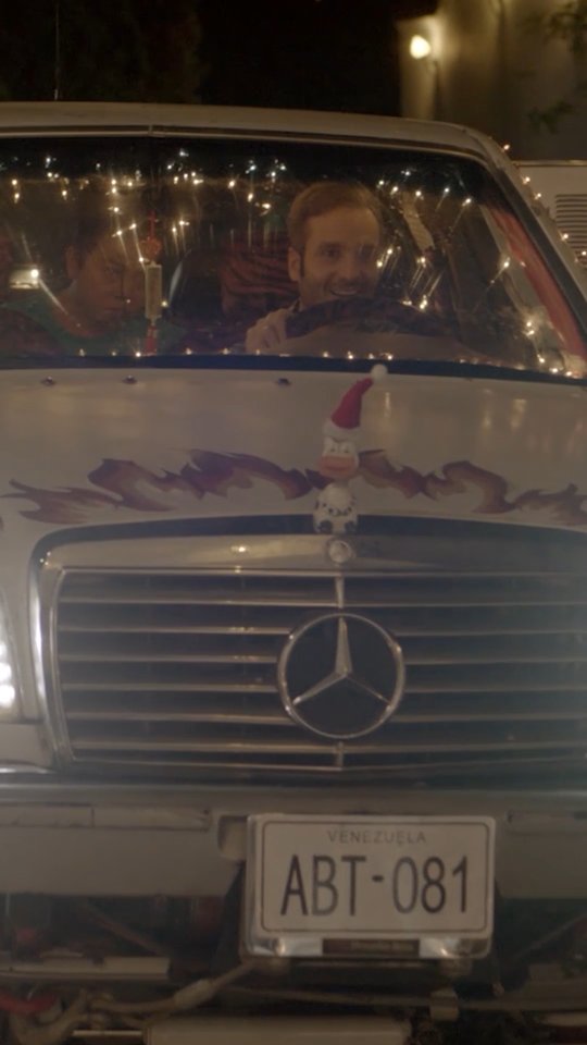 El mejor favor que le puedes hacer a tu suegro, es presentarle a alguien que le sepa meter mano a su Mercedes
¿Qué dicen ustedes?
