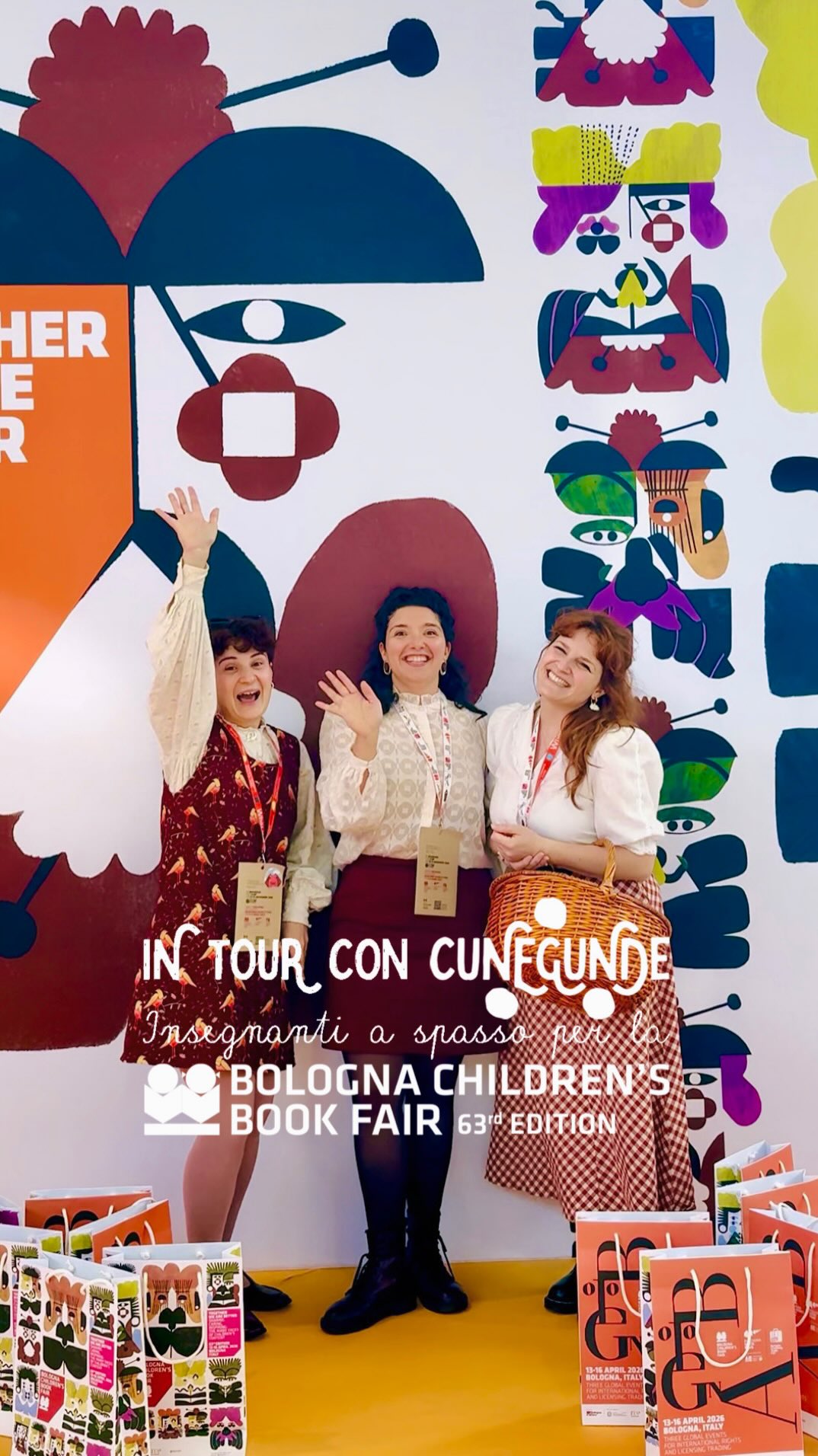 𝐈𝐧 𝐭𝐨𝐮𝐫 𝐜𝐨𝐧 𝐂𝐮𝐧𝐞𝐠𝐮𝐧𝐝𝐞 🪿
𝘐𝘯𝘴𝘦𝘨𝘯𝘢𝘯𝘵𝘪 𝘢 𝘴𝘱𝘢𝘴𝘴𝘰 per la @bolognachildrensbookfair
Un tour de magie
tra i padiglioni della fiera,
bellezza, buone pratiche
e nuovi sguardi!
Grazie di cuore a chi
ha condiviso con noi questa
preziosa occasione,
al prossimo anno!✨