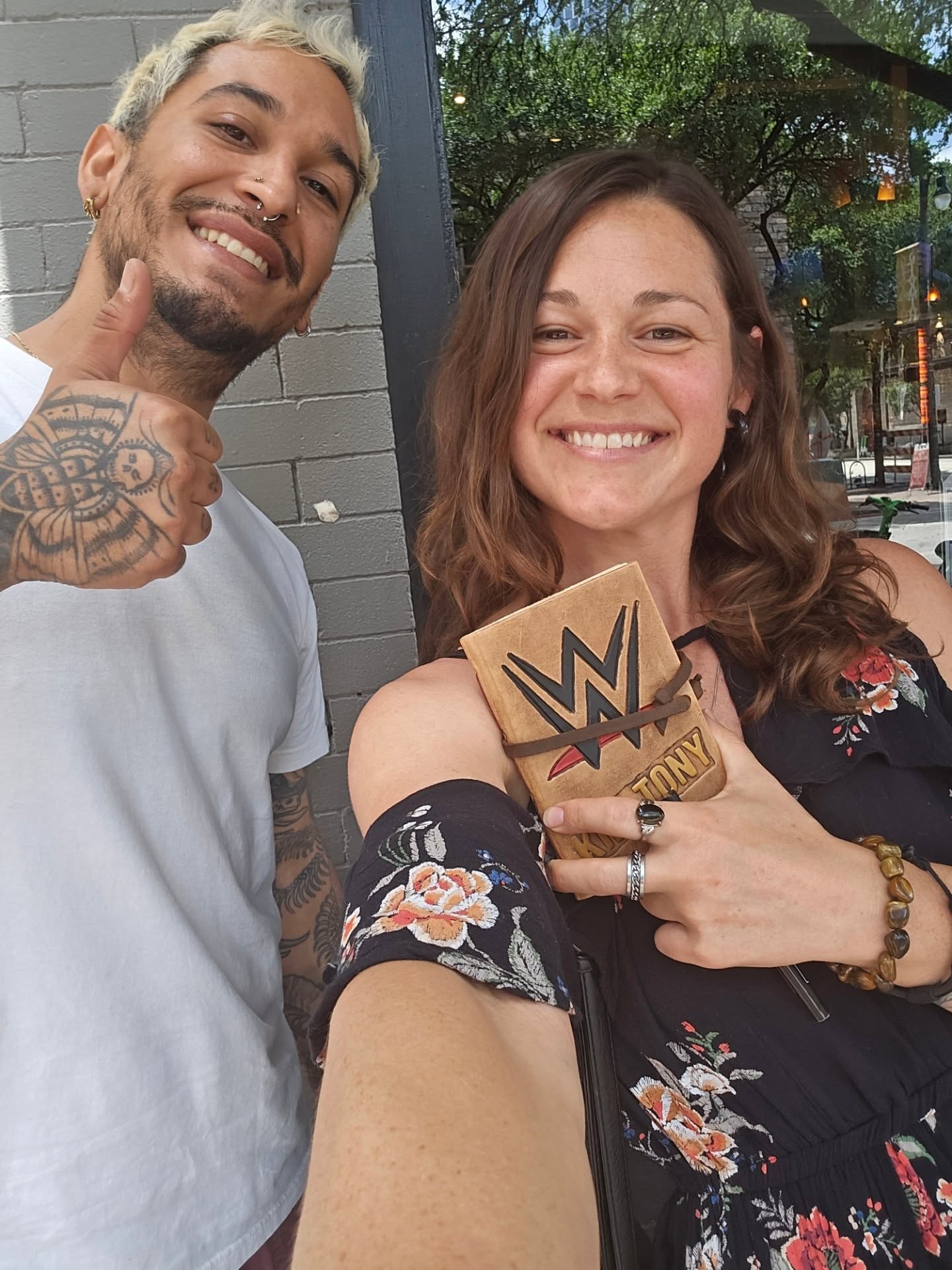 Got that WWE @killtonyshow joke book made custom by the great @bonezeye ☠️❤️
So nice meeting you Adrian and I'm looking forward to future collabs!