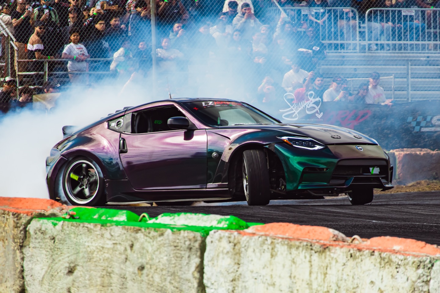 We’re a sucker for a good color shift 🤌🏻✨
More from this past weekend at @thelzworldtour @racewayparknj
P.S. — still digging through 5,000 shots… narrowed it down to 500 and counting 🤪
#drift #drifting #motorsportsphotography #lzworldtour #carphotography