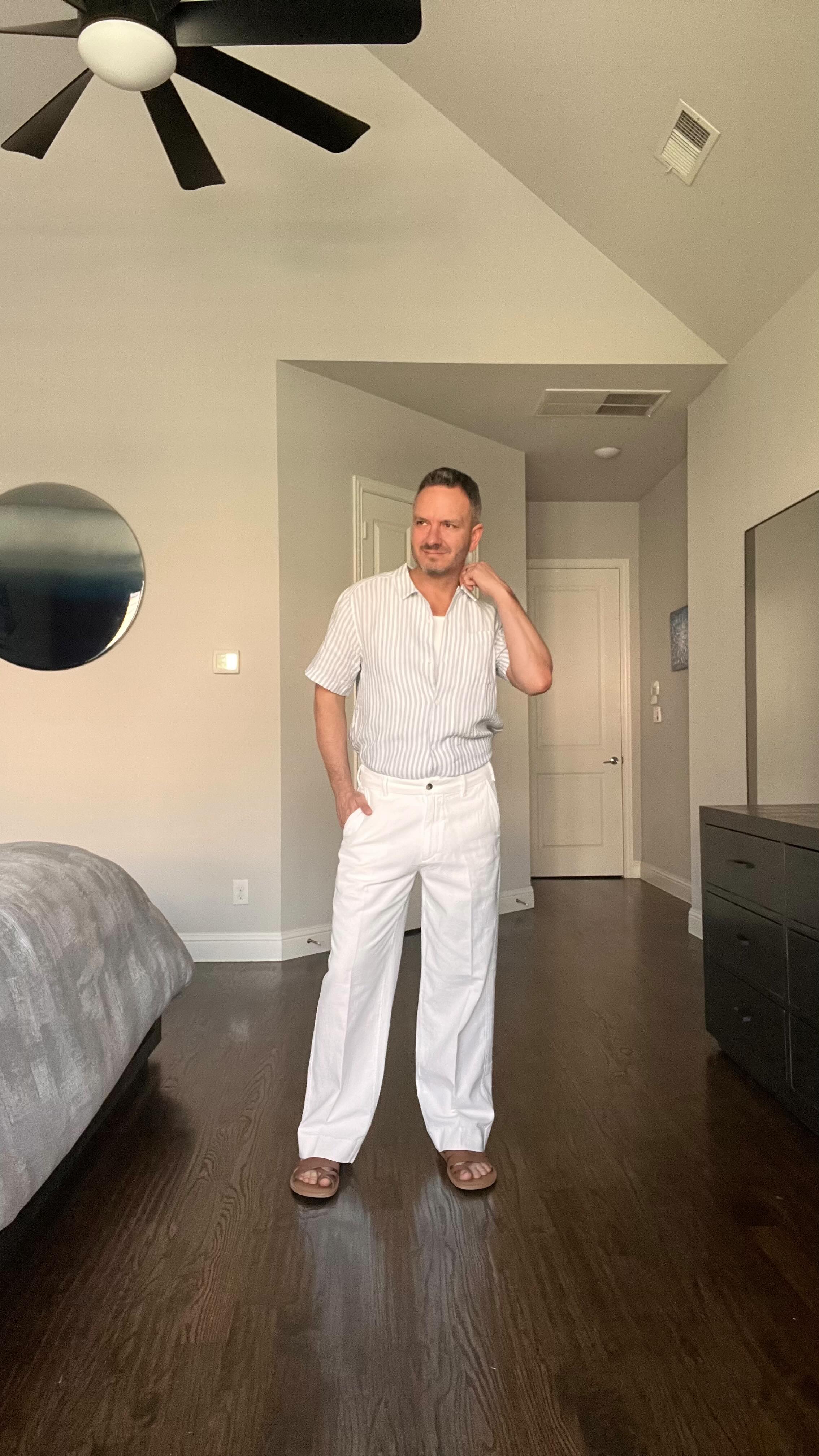 Three easy ways I’m wearing linen on repeat this summer.
When it’s hot, I’m reaching for anything lightweight, breathable, and easy to throw on without thinking. Linen just does the job…works during the day, still looks right at night, and always feels put together.
Sharing a few go-to summer outfit ideas that I keep coming back to, especially for travel, weekends, and nights out.
Everything is from @onequince. If you’re new, you can take 10% off your first order with my code INFG-26THEVONBKS10.
#QuincePartner