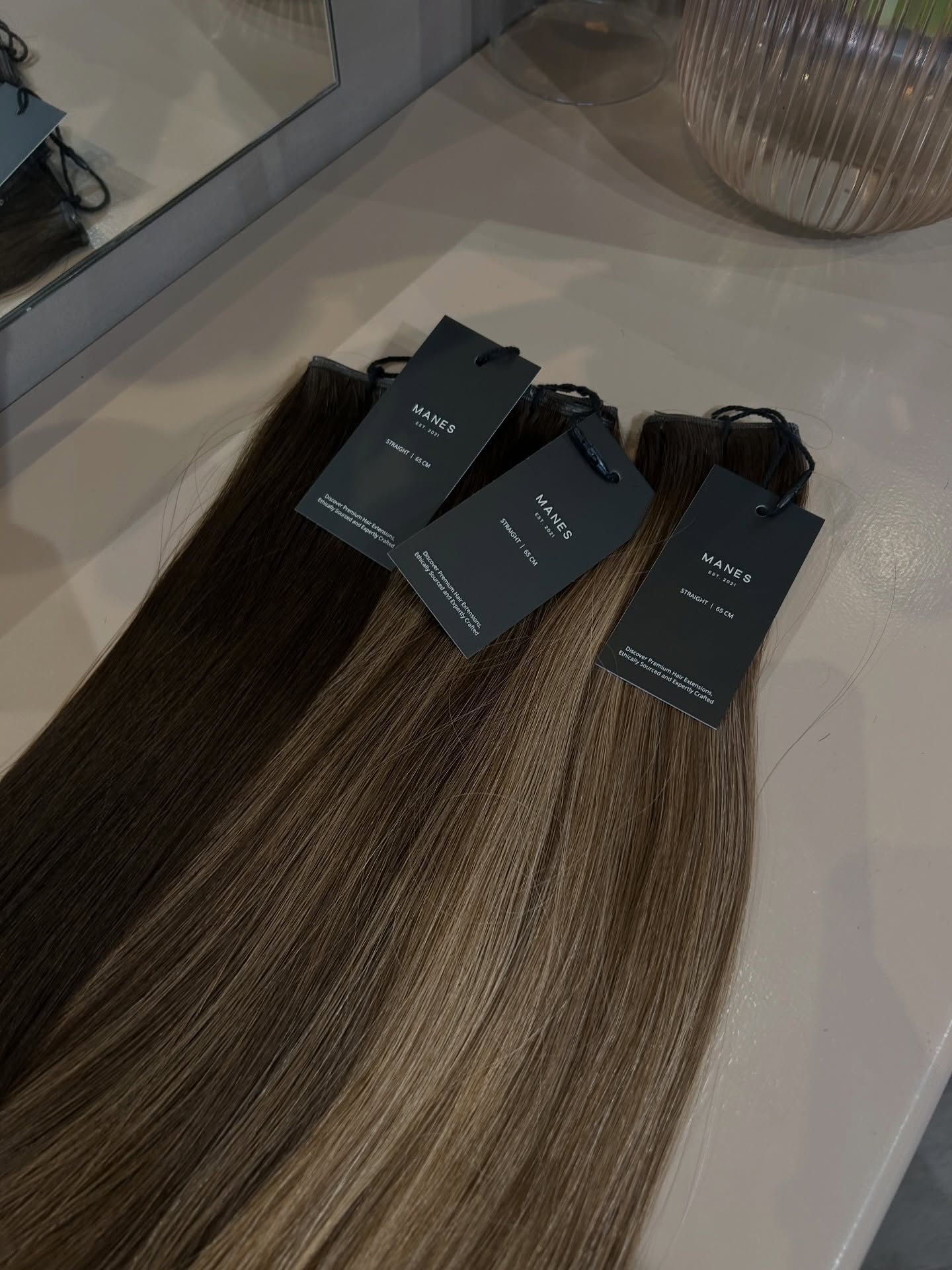 ✨ Droom jij van voller, langer en perfect gestyled haar? ✨
Met hair extensions geef je jouw look in één keer een upgrade. Van subtiele volume boost tot glamorous lengte — alles is mogelijk, volledig afgestemd op jouw stijl. Wij werken met de hair extensions van @manes.hair
• 100% natuurlijk ogend
• Perfecte kleuring & blending
• Comfortabel & duurzaam
Boek nu je consult afspraak en ontdek wat extensions voor jou kunnen doen!
#hairextensions #hairgoals #hairtransformation #glamhair #hairsalonamsterdam